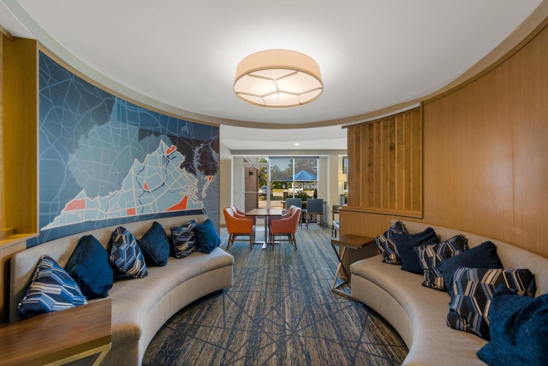 Holiday Inn Express Hotels- Hampton by IHG photo 48