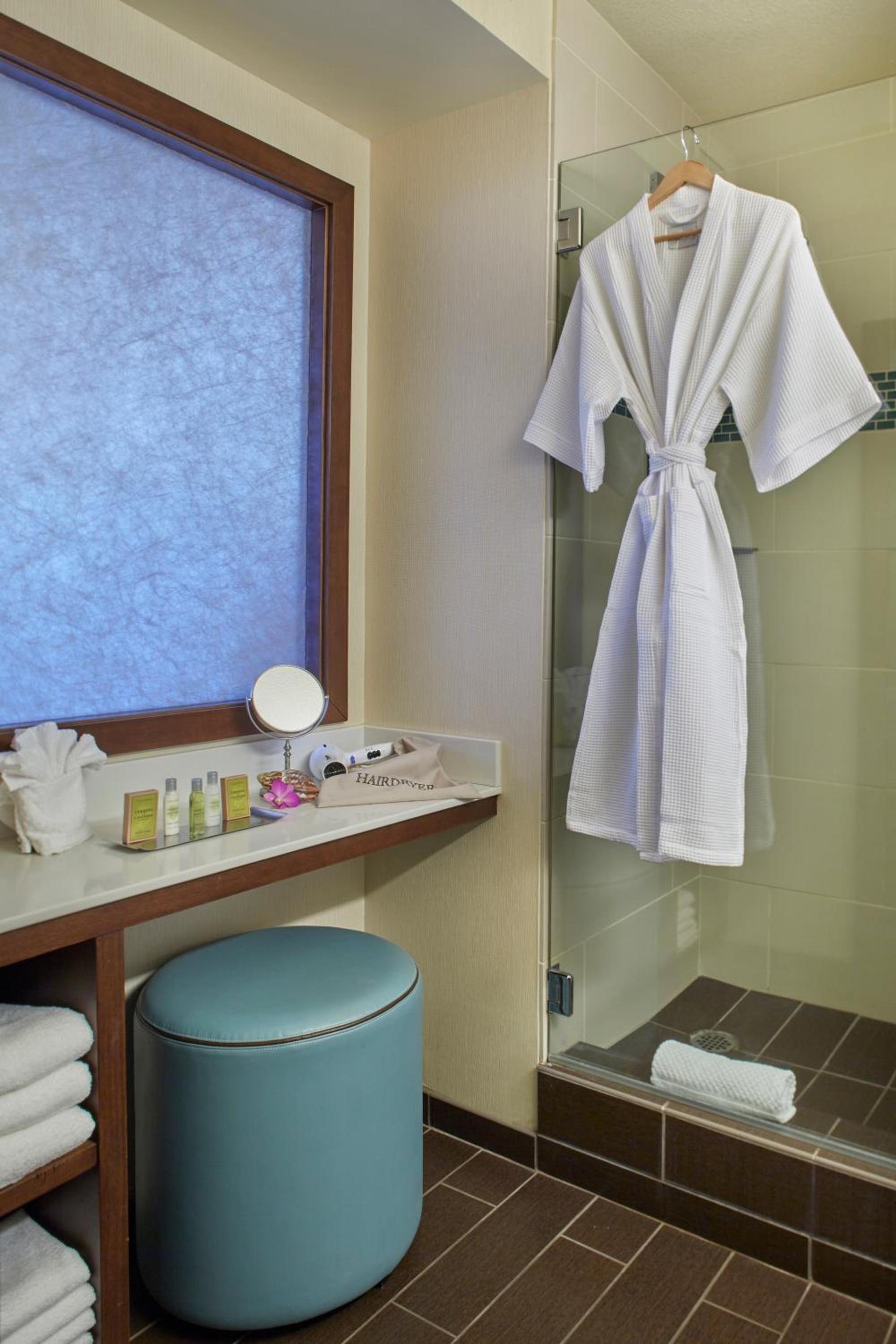 DoubleTree by Hilton Alana - Waikiki Beach photo 37