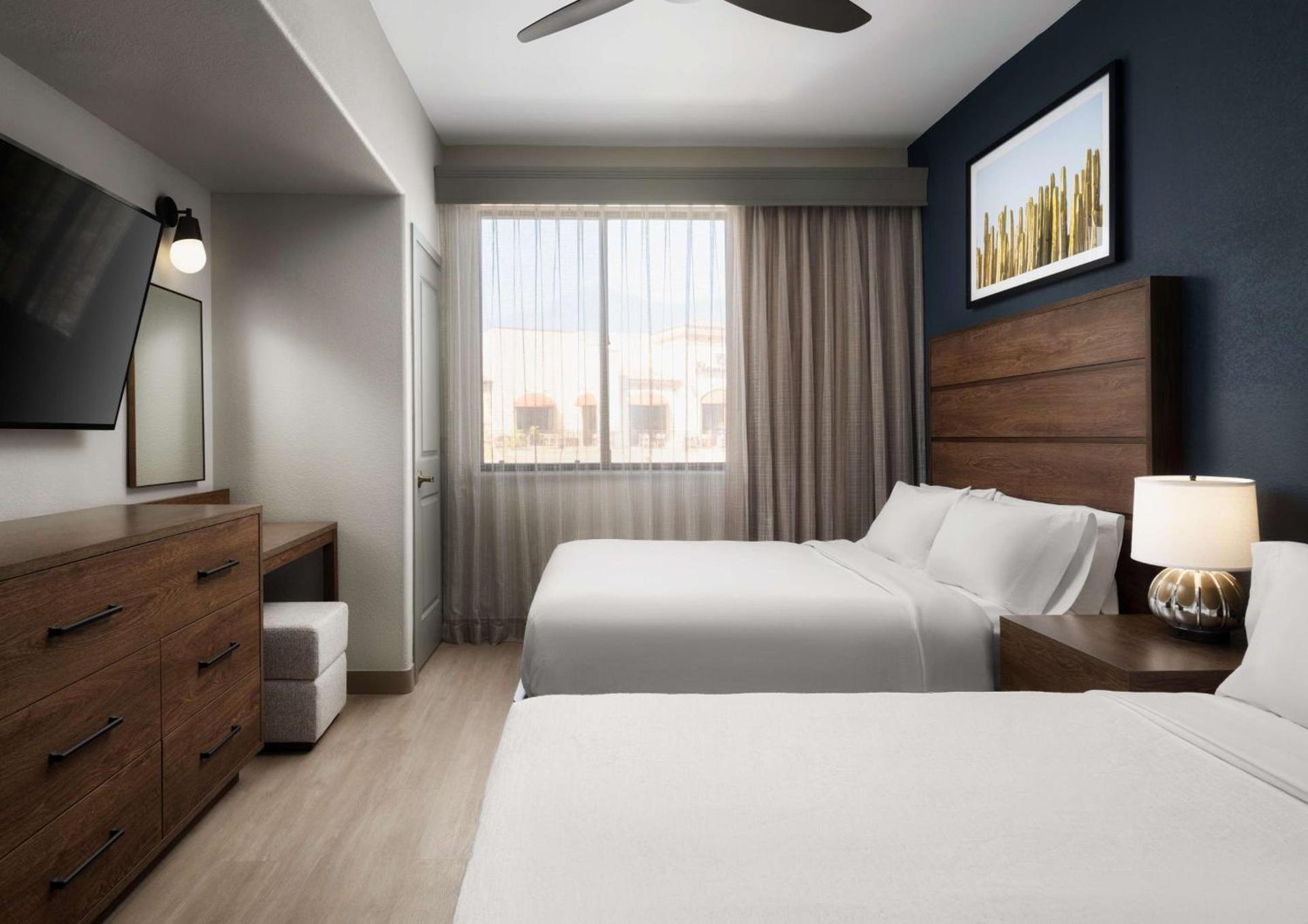 Embassy Suites Tucson - Paloma Village photo 16