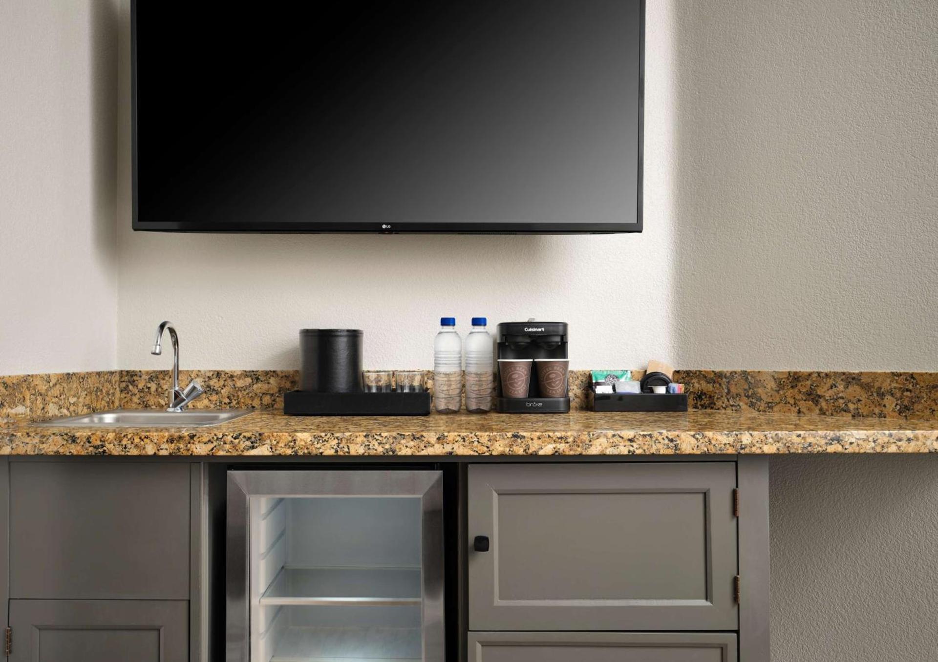 Embassy Suites Tucson - Paloma Village photo 19