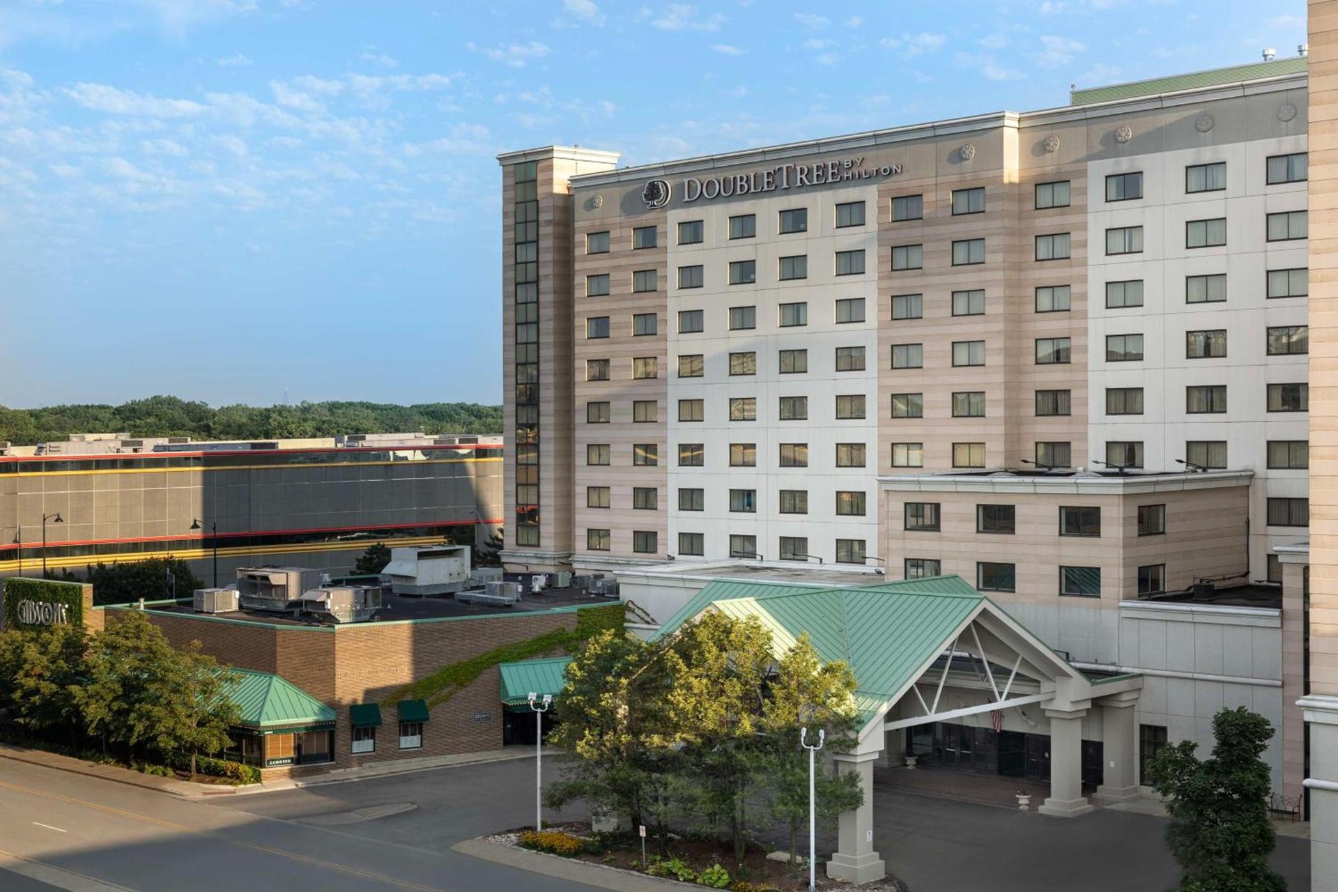 DoubleTree by Hilton Chicago O'Hare Airport-Rosemont — hotel in Rosemont