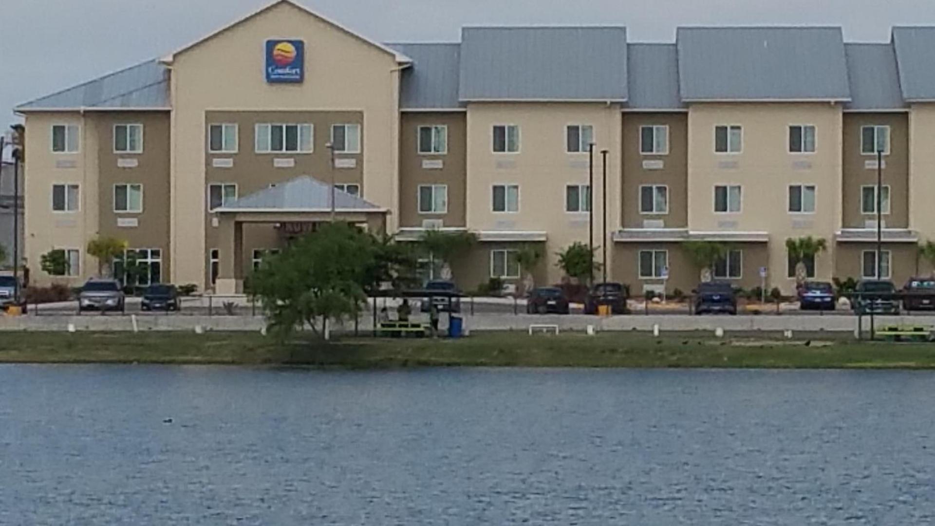 Comfort Inn & Suites Lakeside photo 28