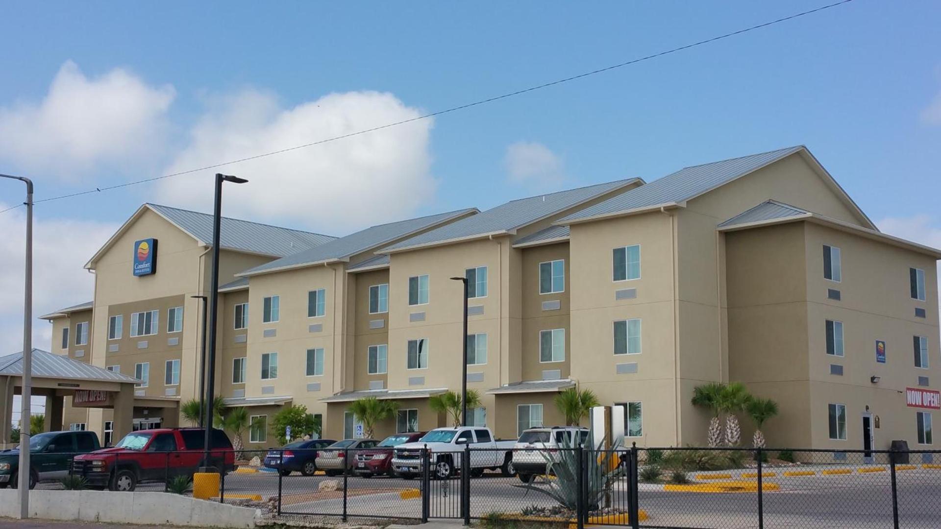 Comfort Inn & Suites Lakeside photo 2