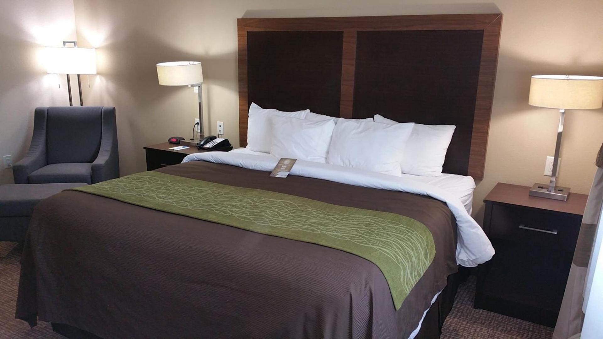 Comfort Inn & Suites Lakeside photo 7