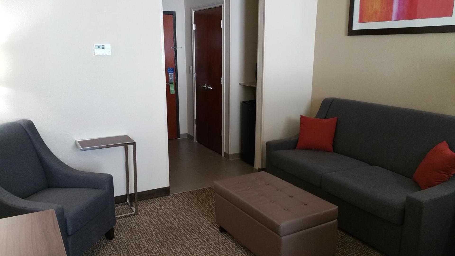 Comfort Inn & Suites Lakeside photo 12
