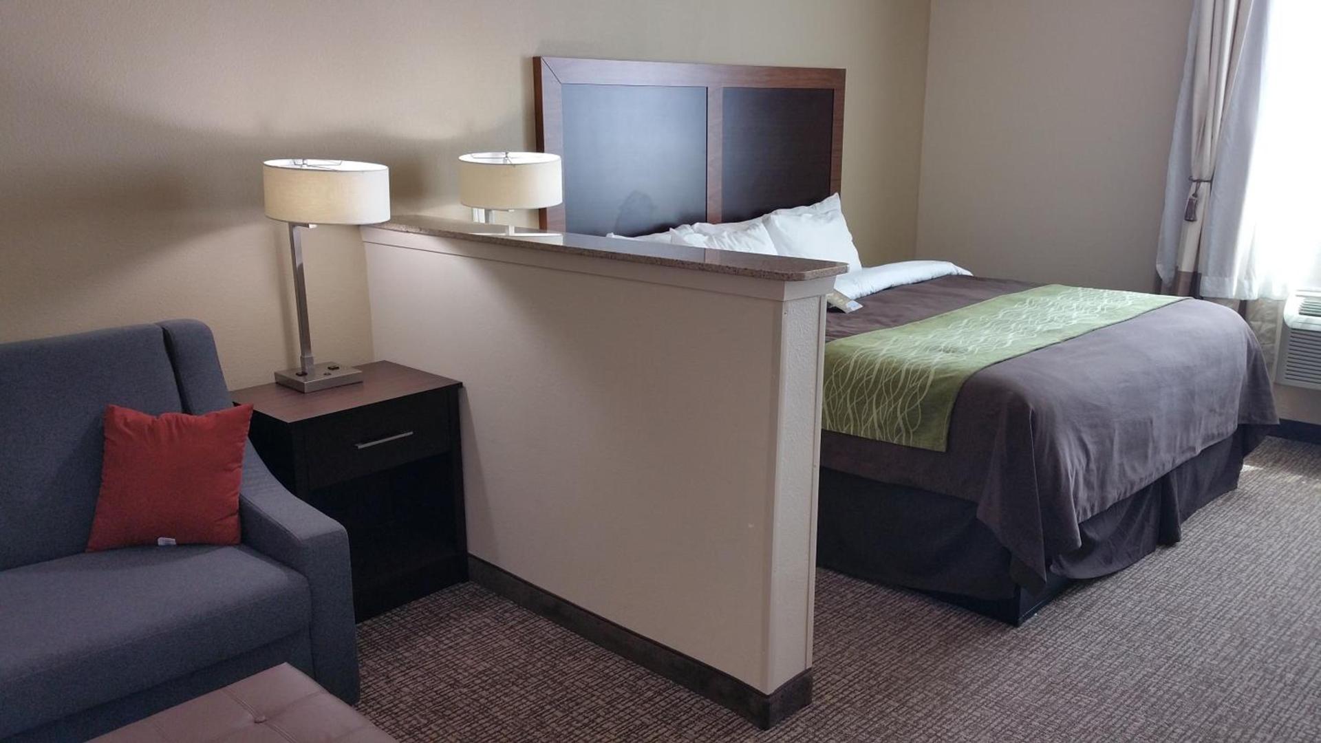 Comfort Inn & Suites Lakeside photo 16