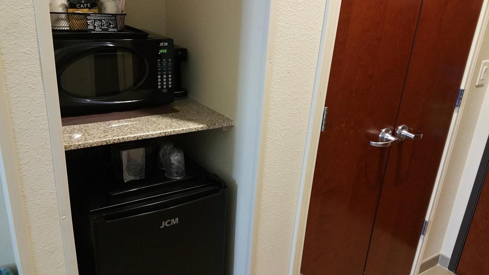 Comfort Inn & Suites Lakeside photo 17