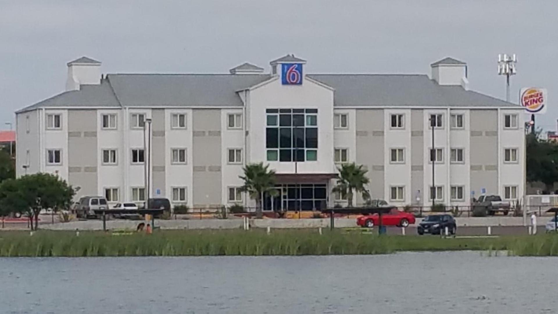Motel 6-Eagle Pass, TX - Lakeside photo 51