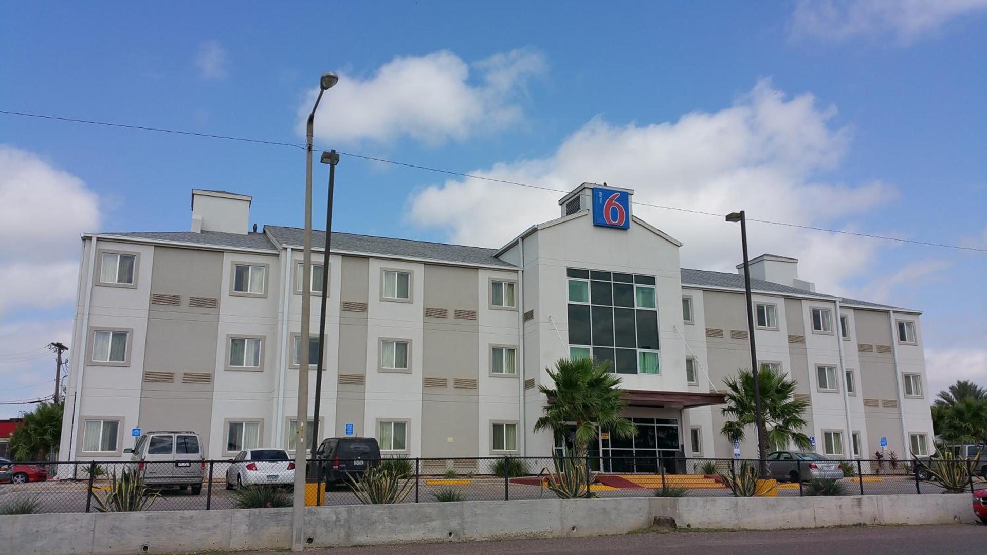Motel 6-Eagle Pass, TX - Lakeside photo 52