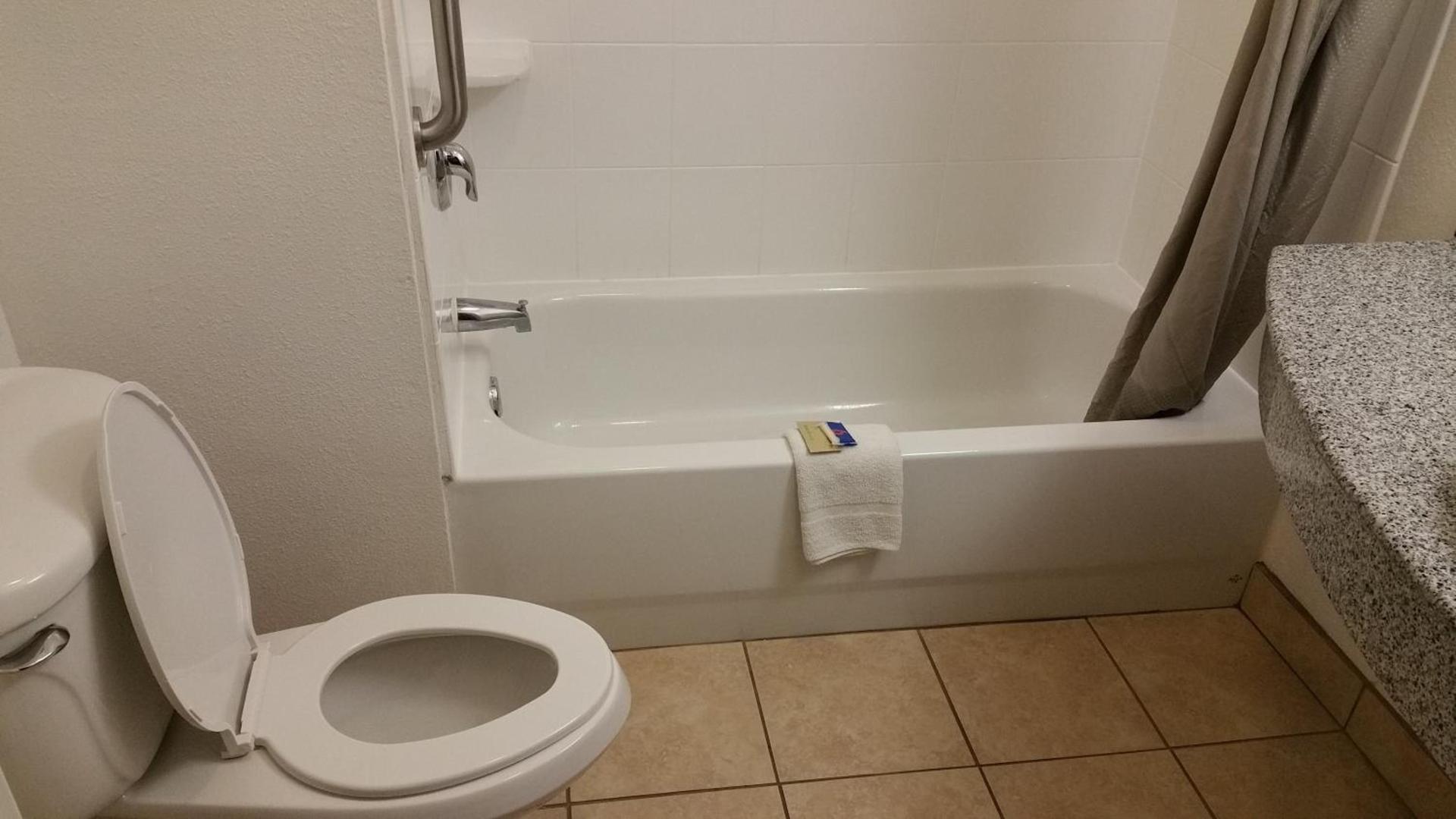 Motel 6-Eagle Pass, TX - Lakeside photo 41