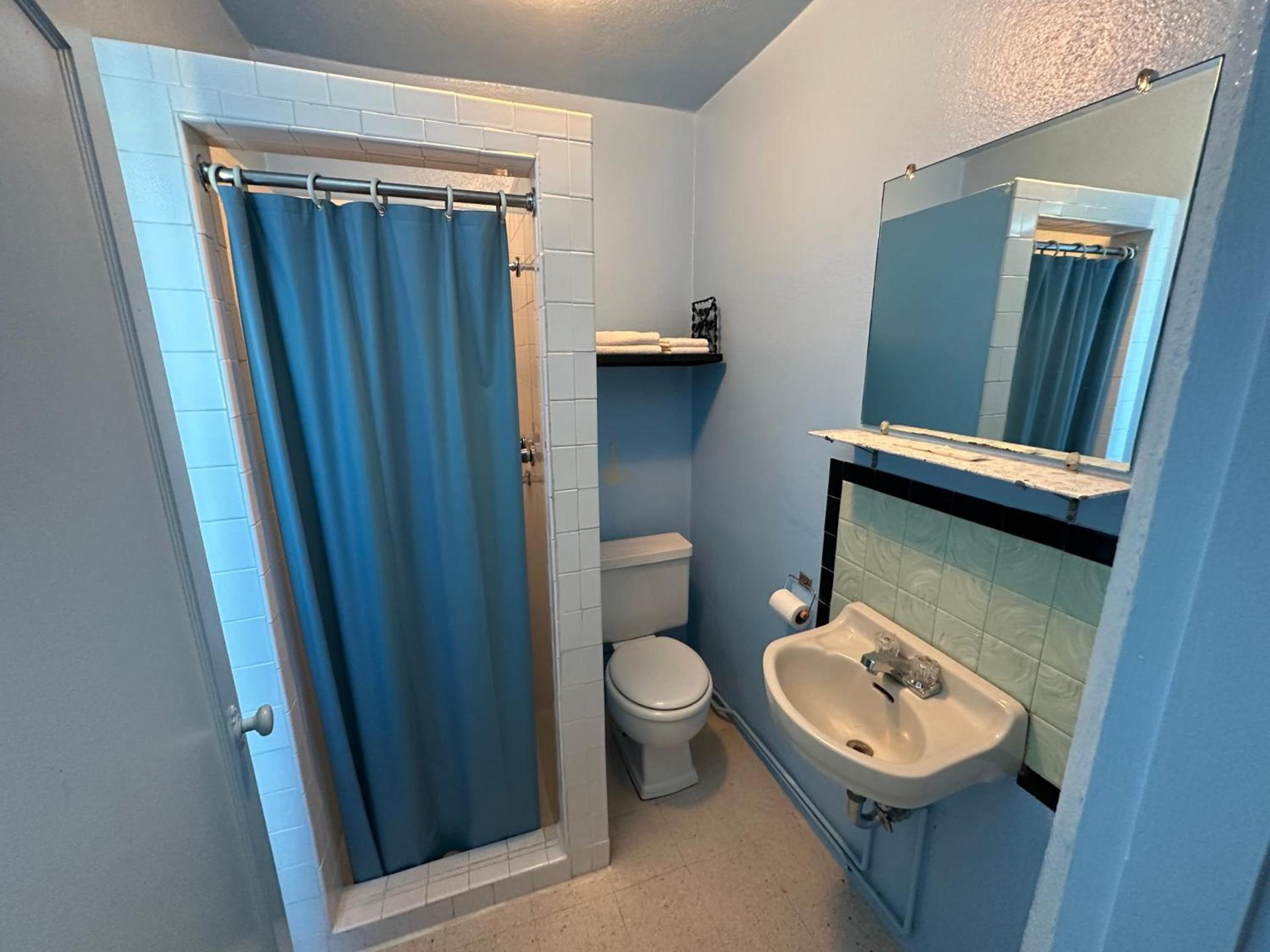 Maverick Motel photo 12