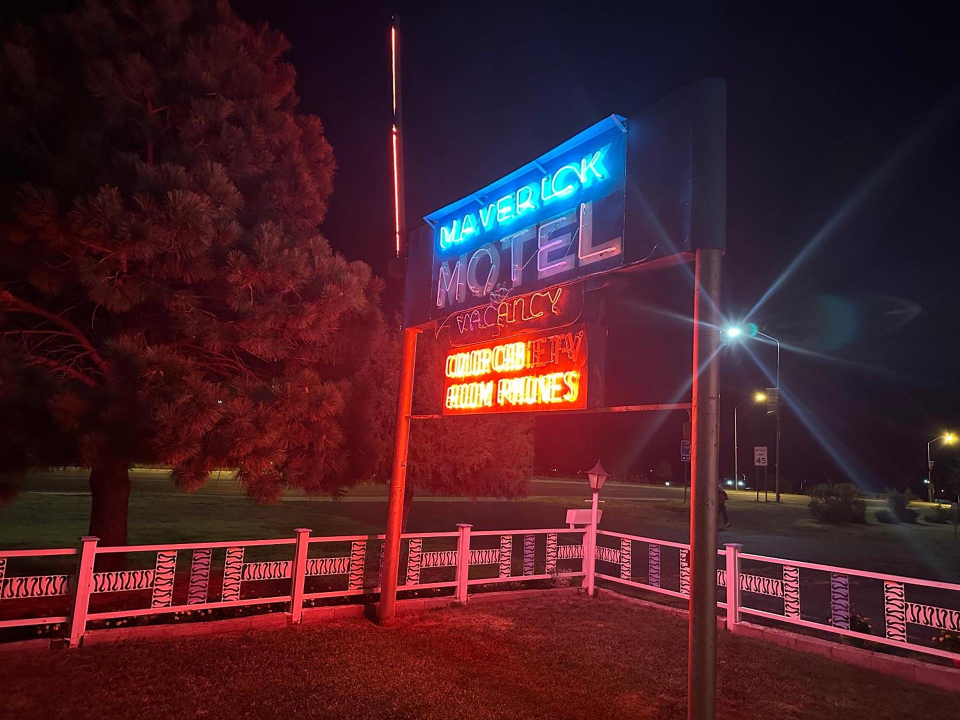 Maverick Motel photo 5