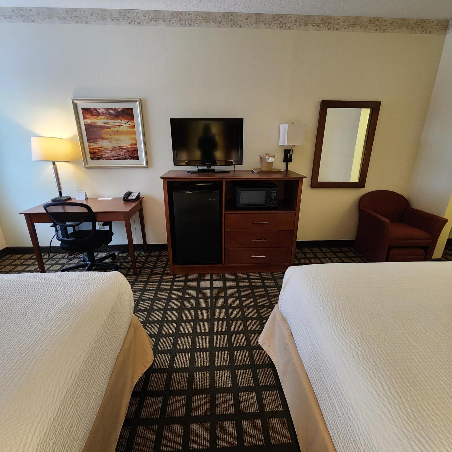 Baymont by Wyndham Mackinaw City photo 17