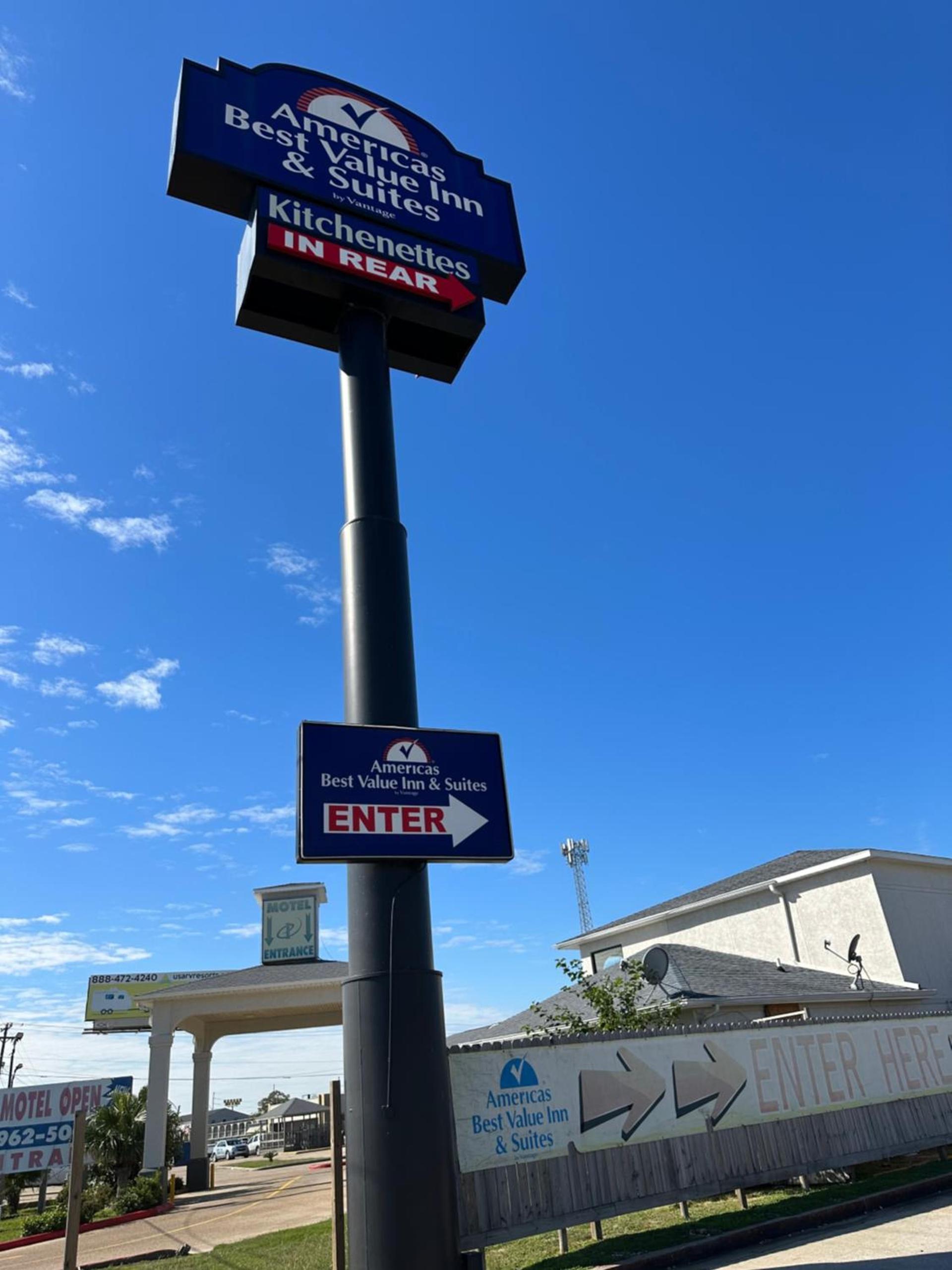 Americas Best Value Inn and Suites Groves photo 18