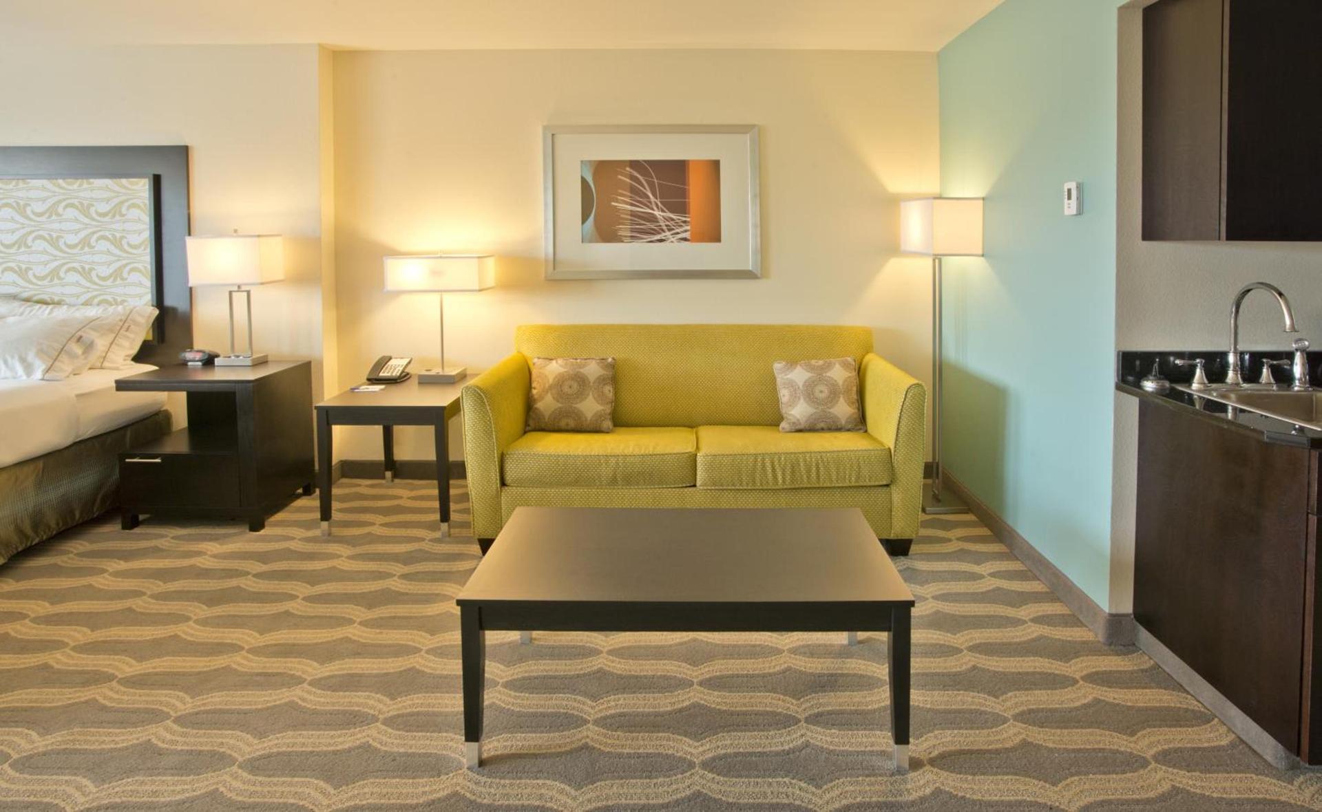 Holiday Inn Express & Suites Colorado Springs Central by IHG photo 20