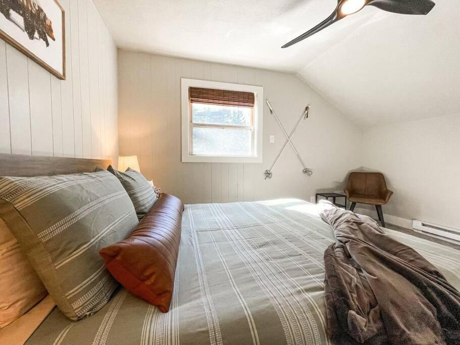 NEW Remodeled Cozy Mountain Getaway photo 11
