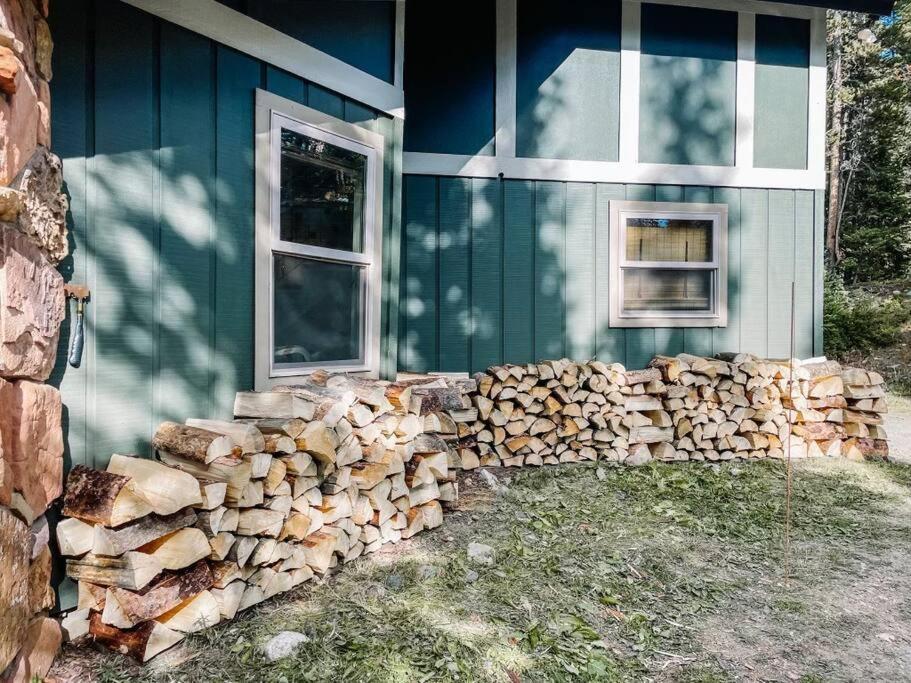 NEW Remodeled Cozy Mountain Getaway photo 18