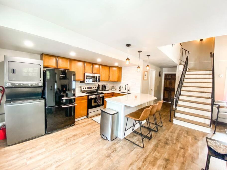 NEW Remodeled Cozy Mountain Getaway photo 25