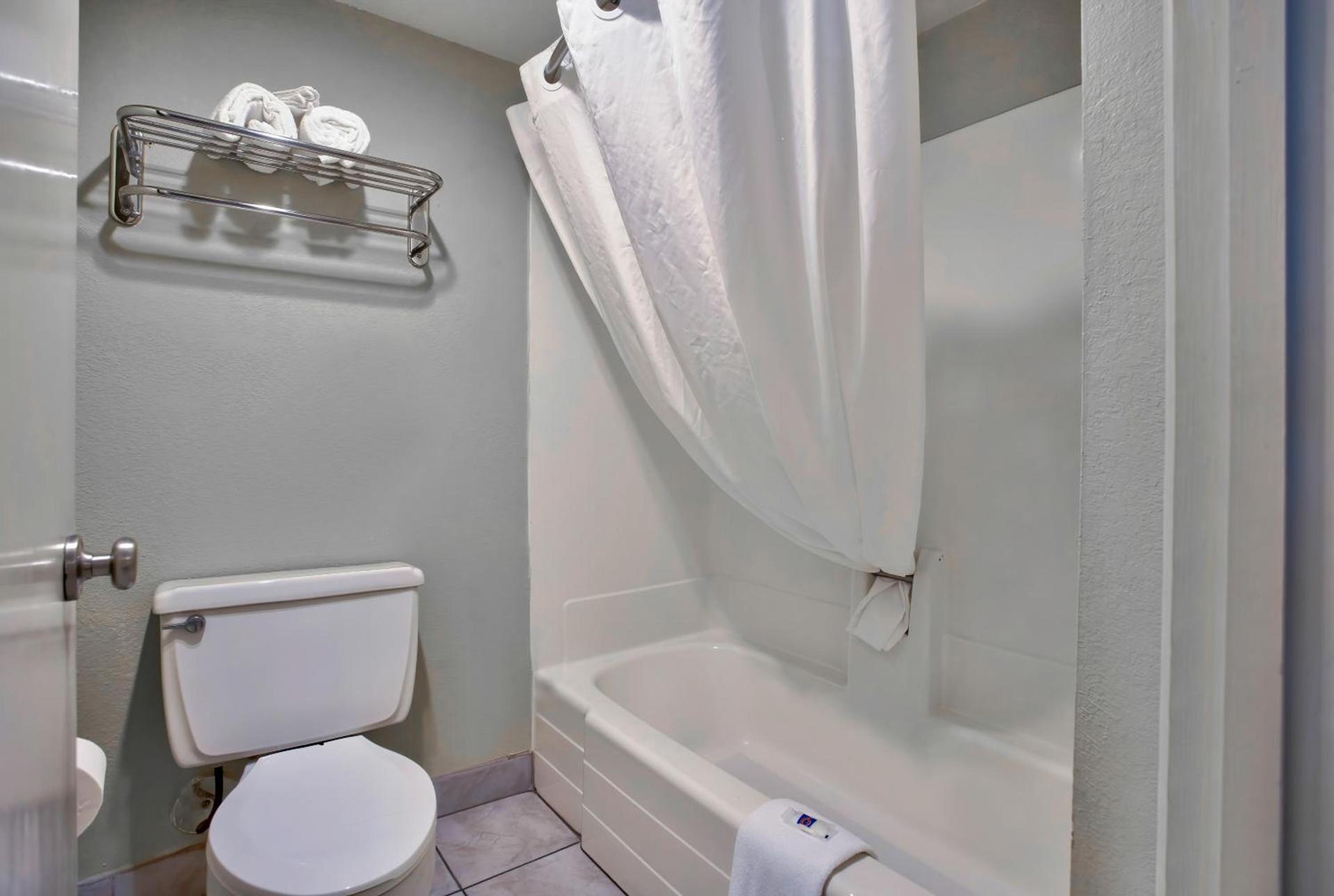 Studio 6 Suites Willcox AZ photo 19
