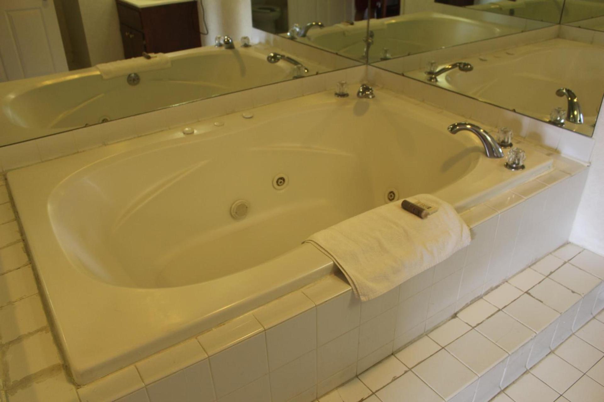Deerfield Inn photo 8