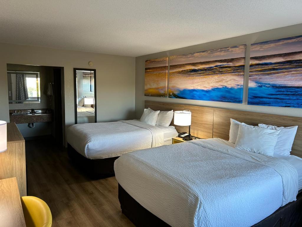 Days Inn by Wyndham St George photo 49