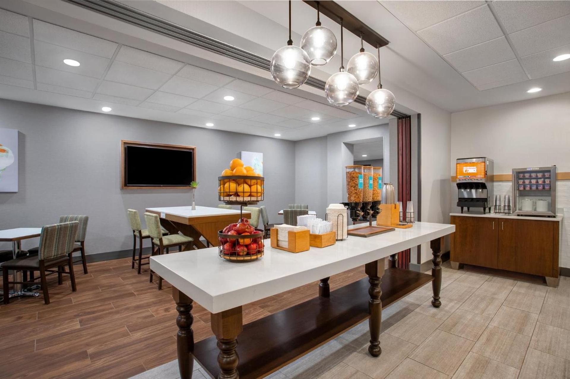 Holiday Inn Express & Suites Clinton by IHG photo 36