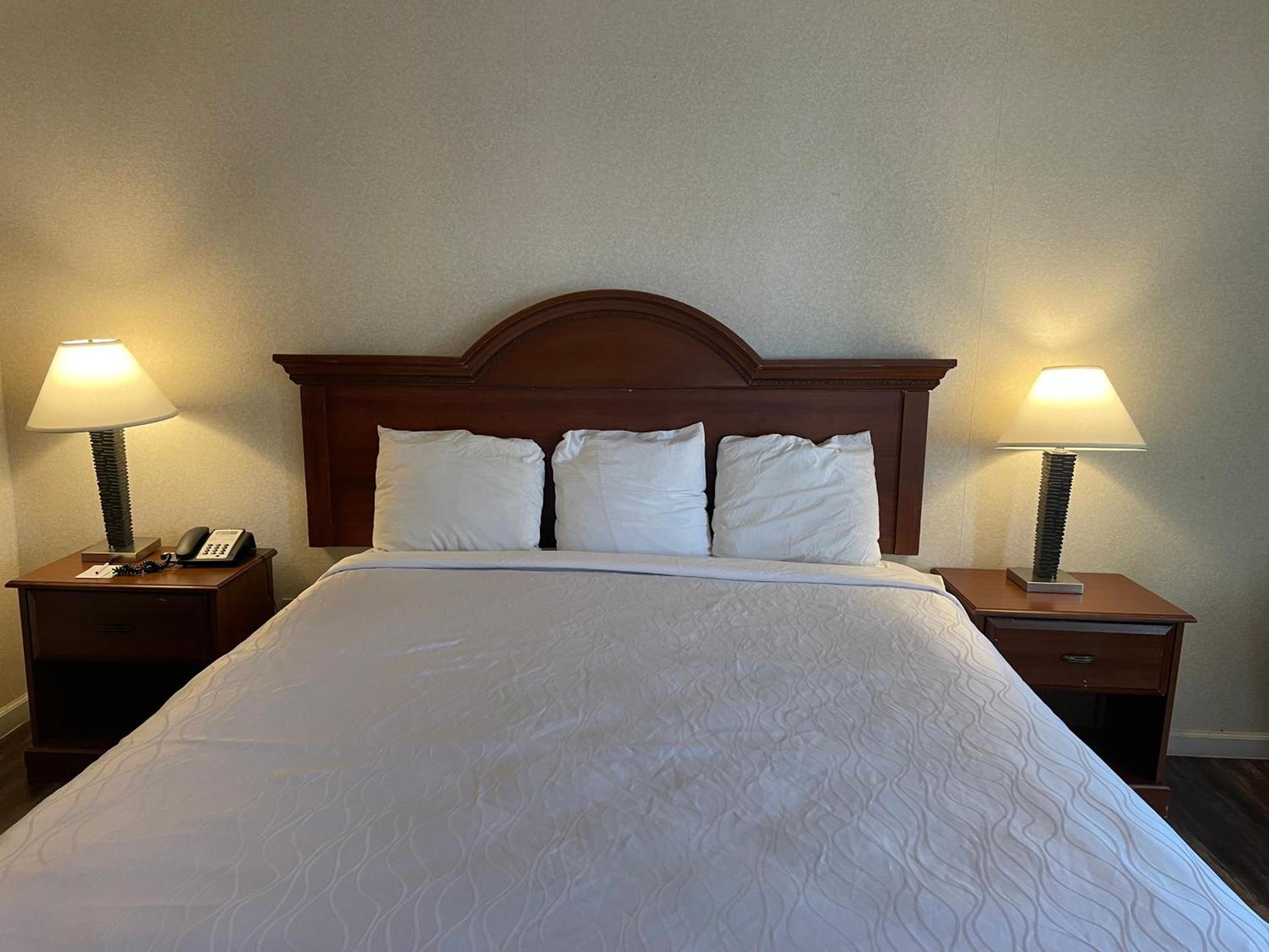 Sutter Inn photo 60