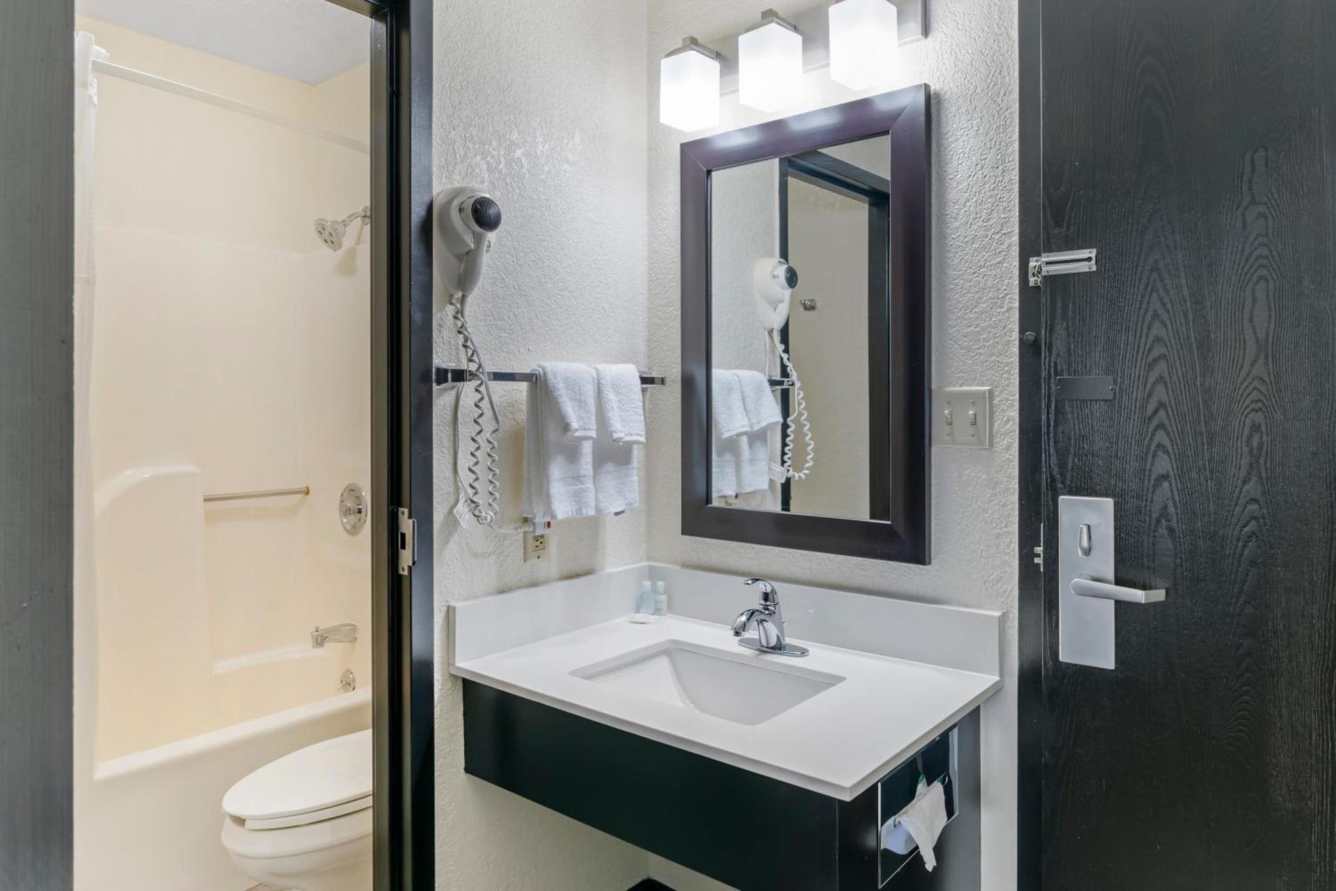 Clarion Pointe Jasper photo 39