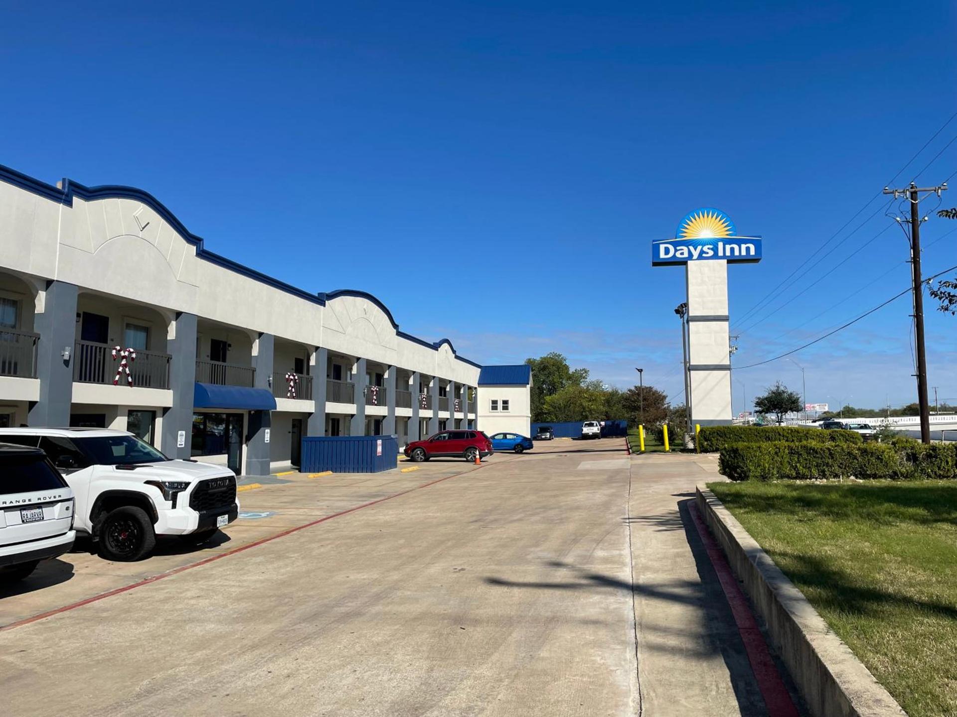 Days Inn by Wyndham Temple photo 39