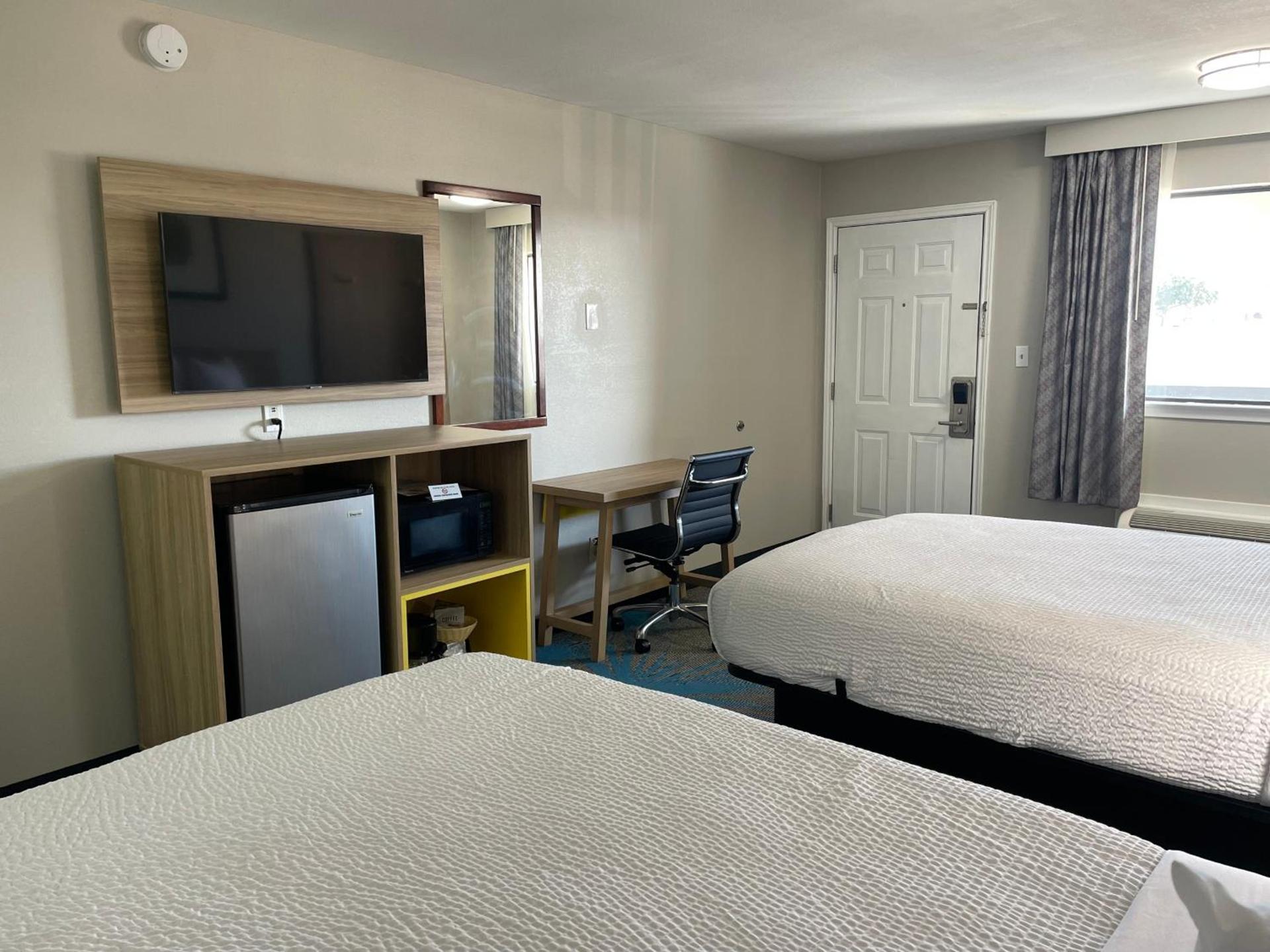 Days Inn by Wyndham Temple photo 9