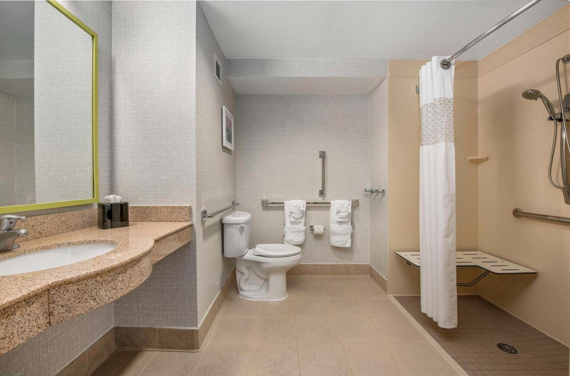 Hampton Inn & Suites Dallas-Allen photo 29