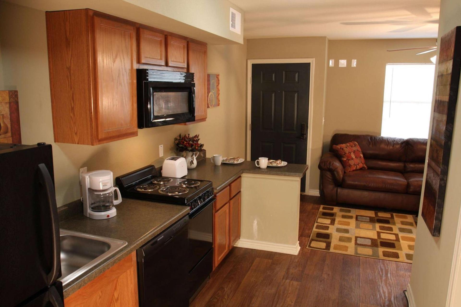 Eagle's Den Suites Cotulla a Travelodge by Wyndham photo 6