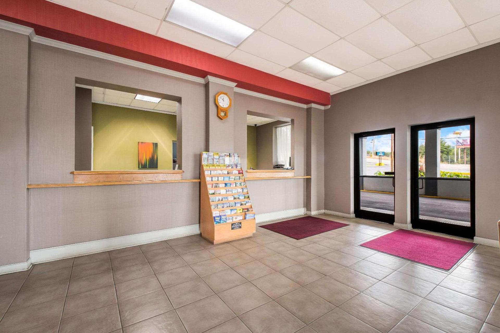 Suburban Studios Cleveland Central photo 10