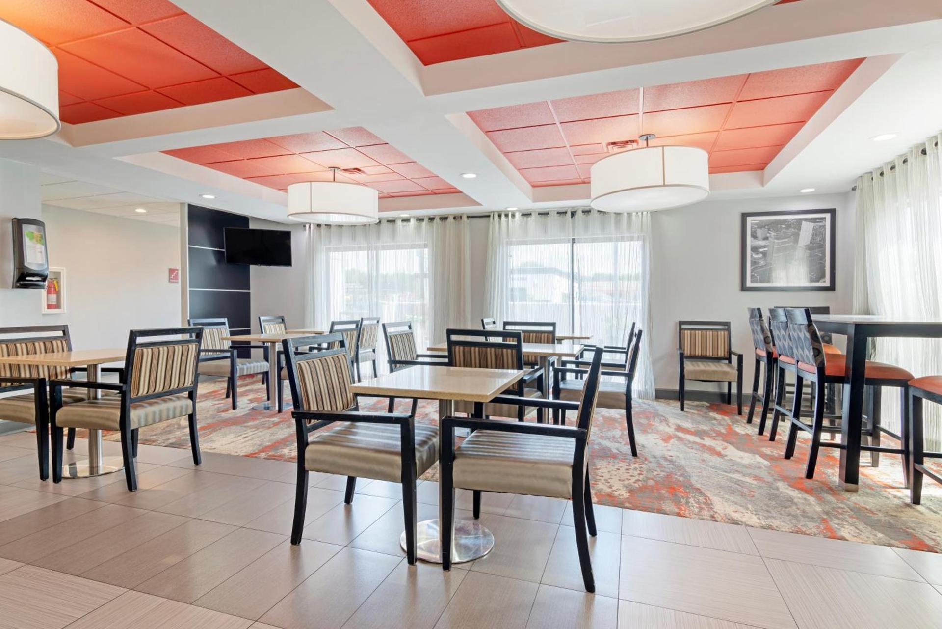 Comfort Inn & Suites Carrollton photo 24