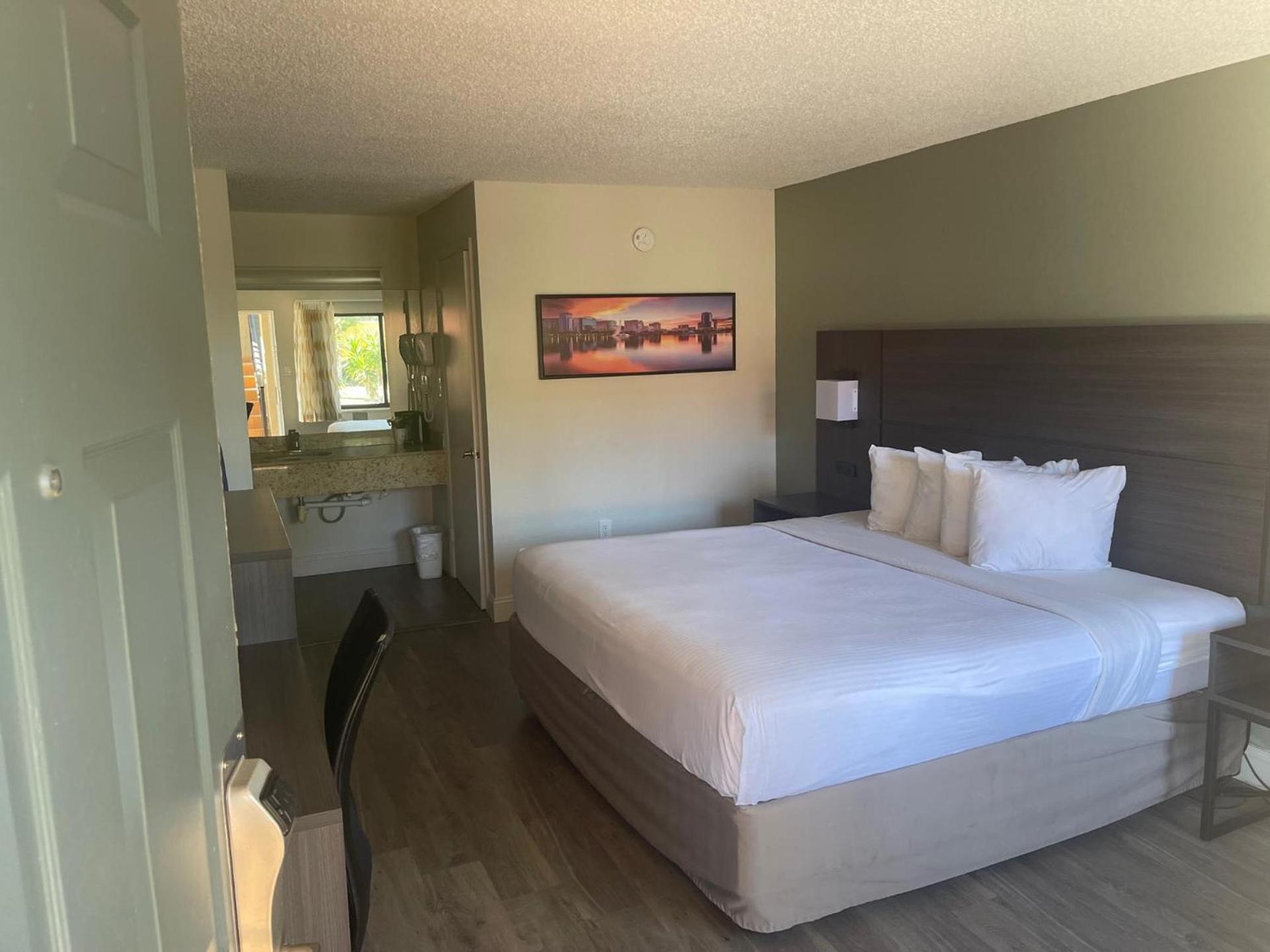 Quality Inn & Suites Orlando East - UCF Area photo 32