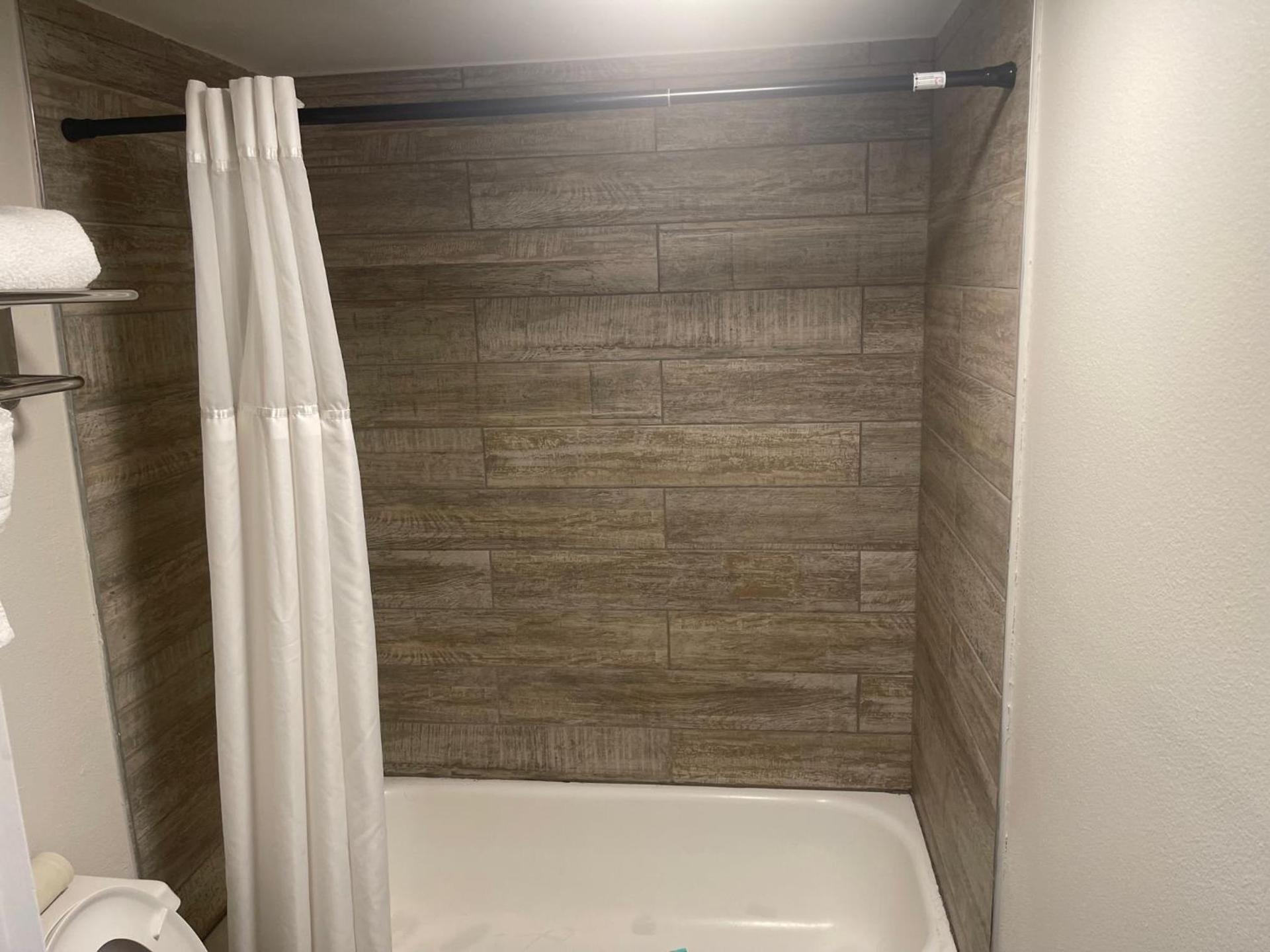 Quality Inn & Suites Orlando East - UCF Area photo 37