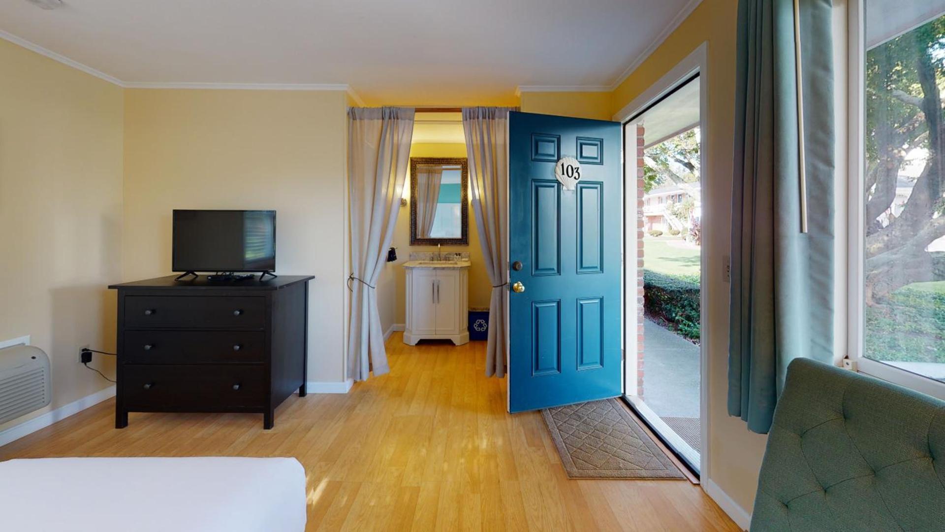 Breezeway Boutique Hotel photo 92