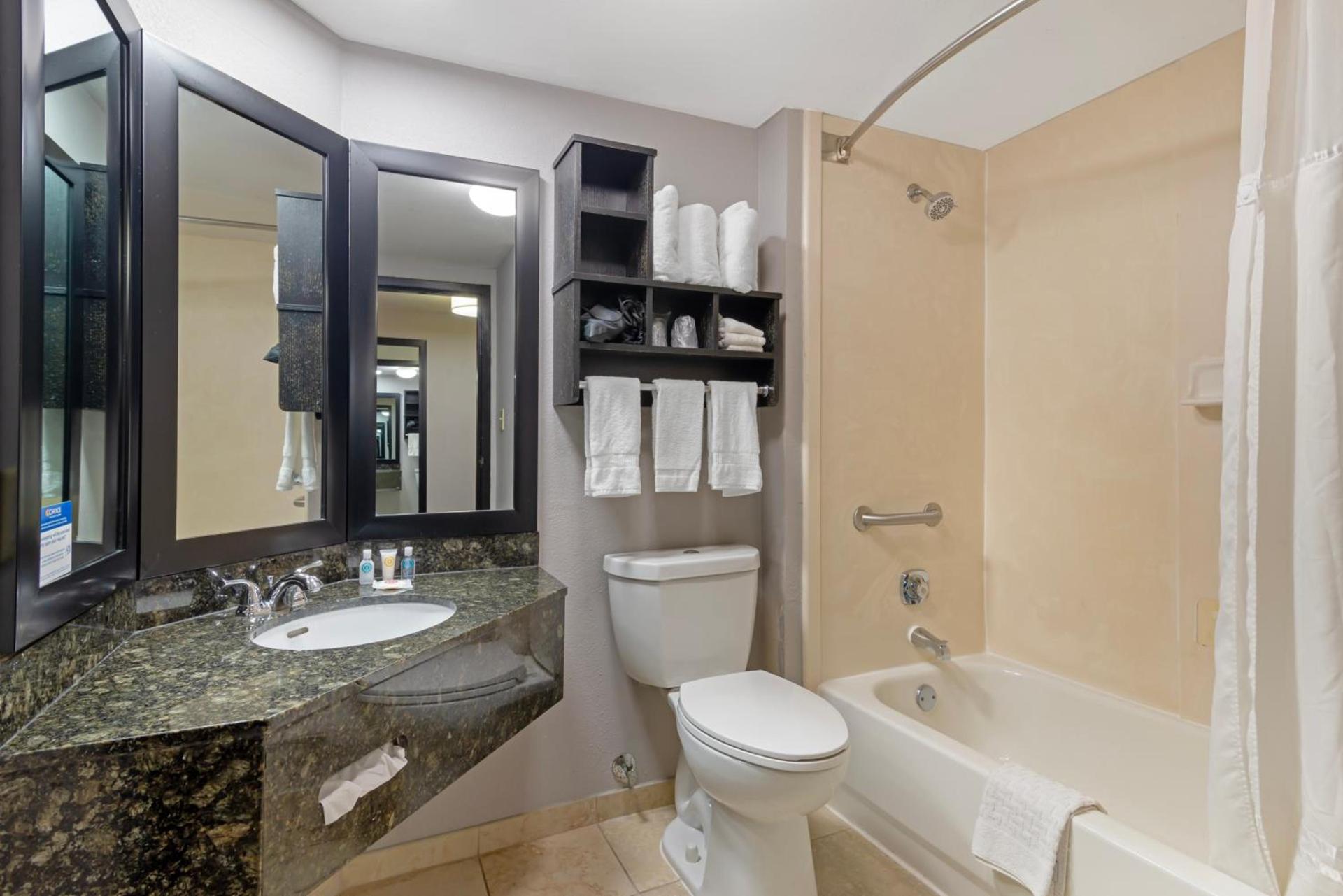 Comfort Inn & Suites Carrollton photo 49