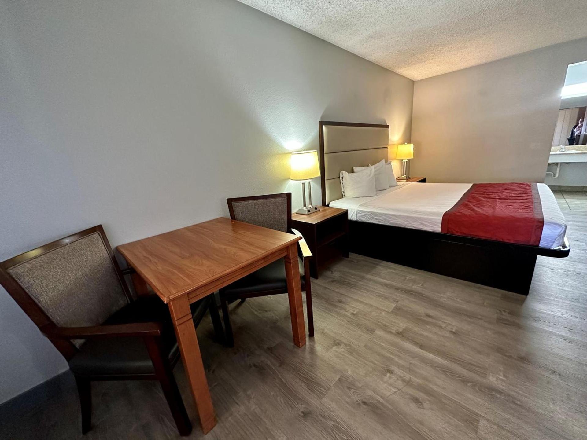 Silver Queen Inn photo 25