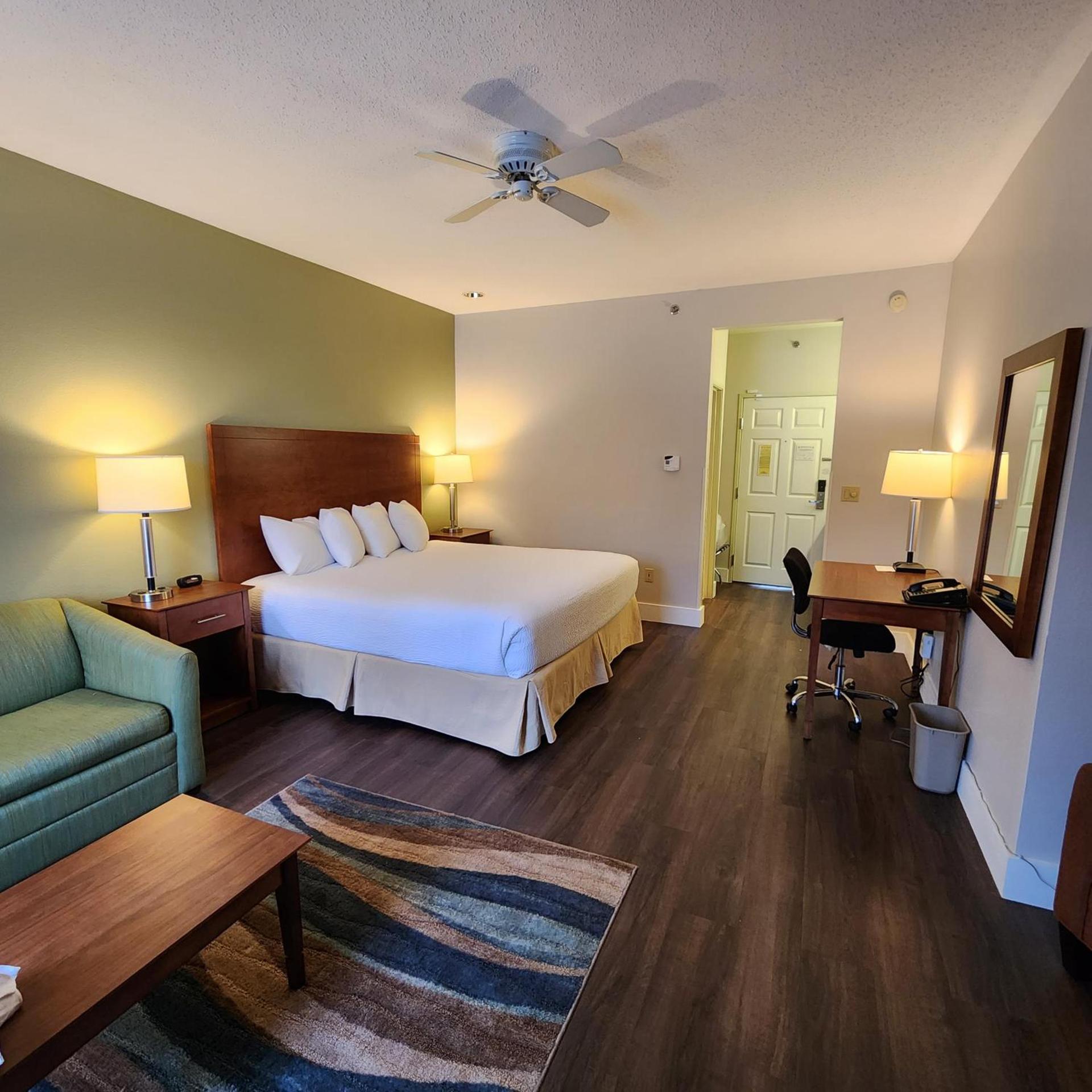 Baymont by Wyndham Mackinaw City photo 38