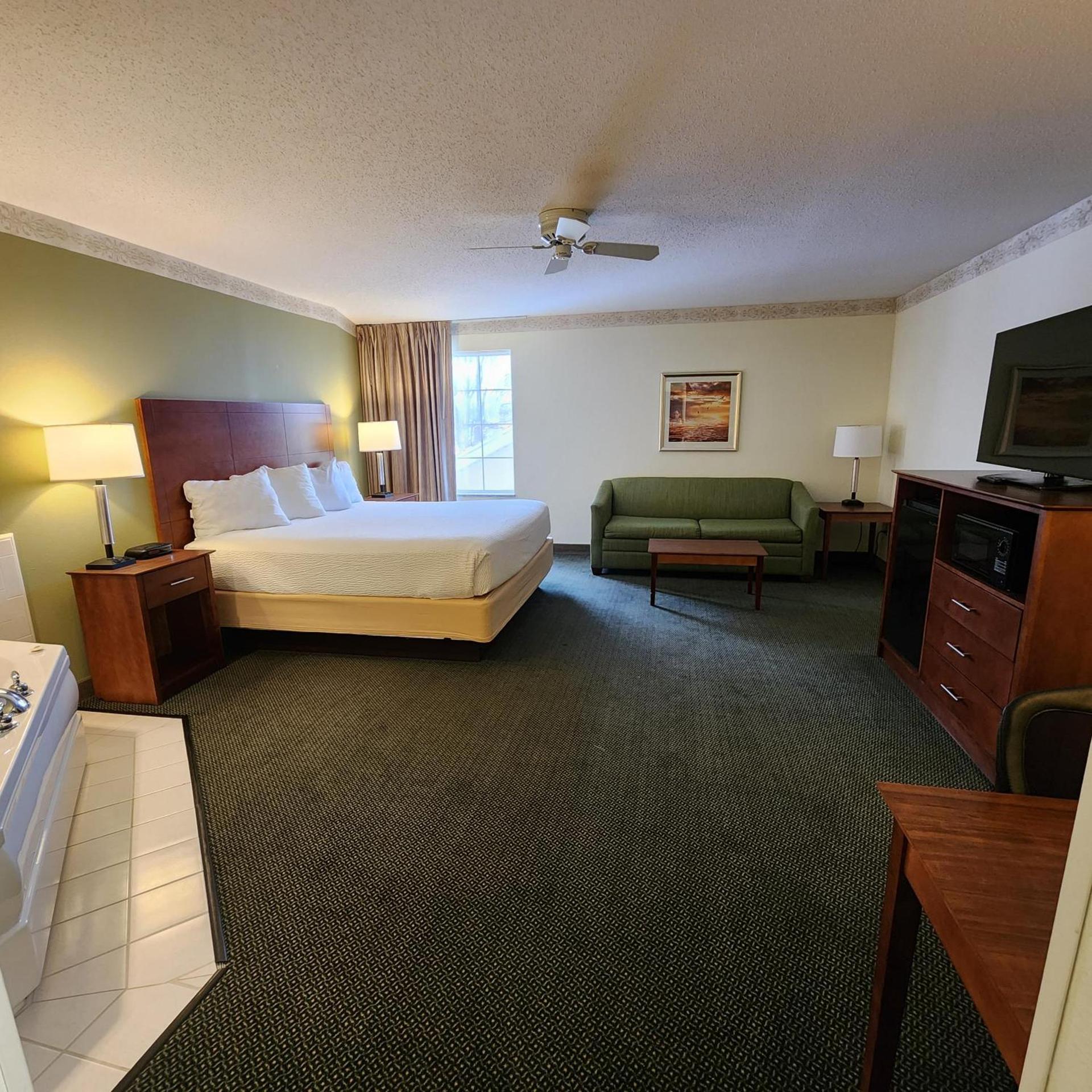 Baymont by Wyndham Mackinaw City photo 44