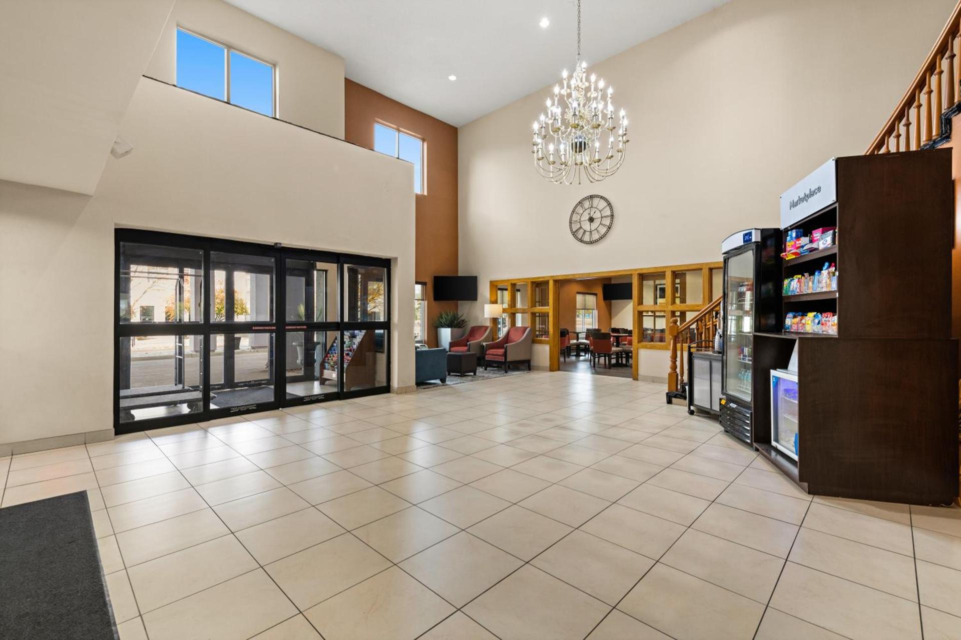 Comfort Suites Kansas City-Liberty photo 3