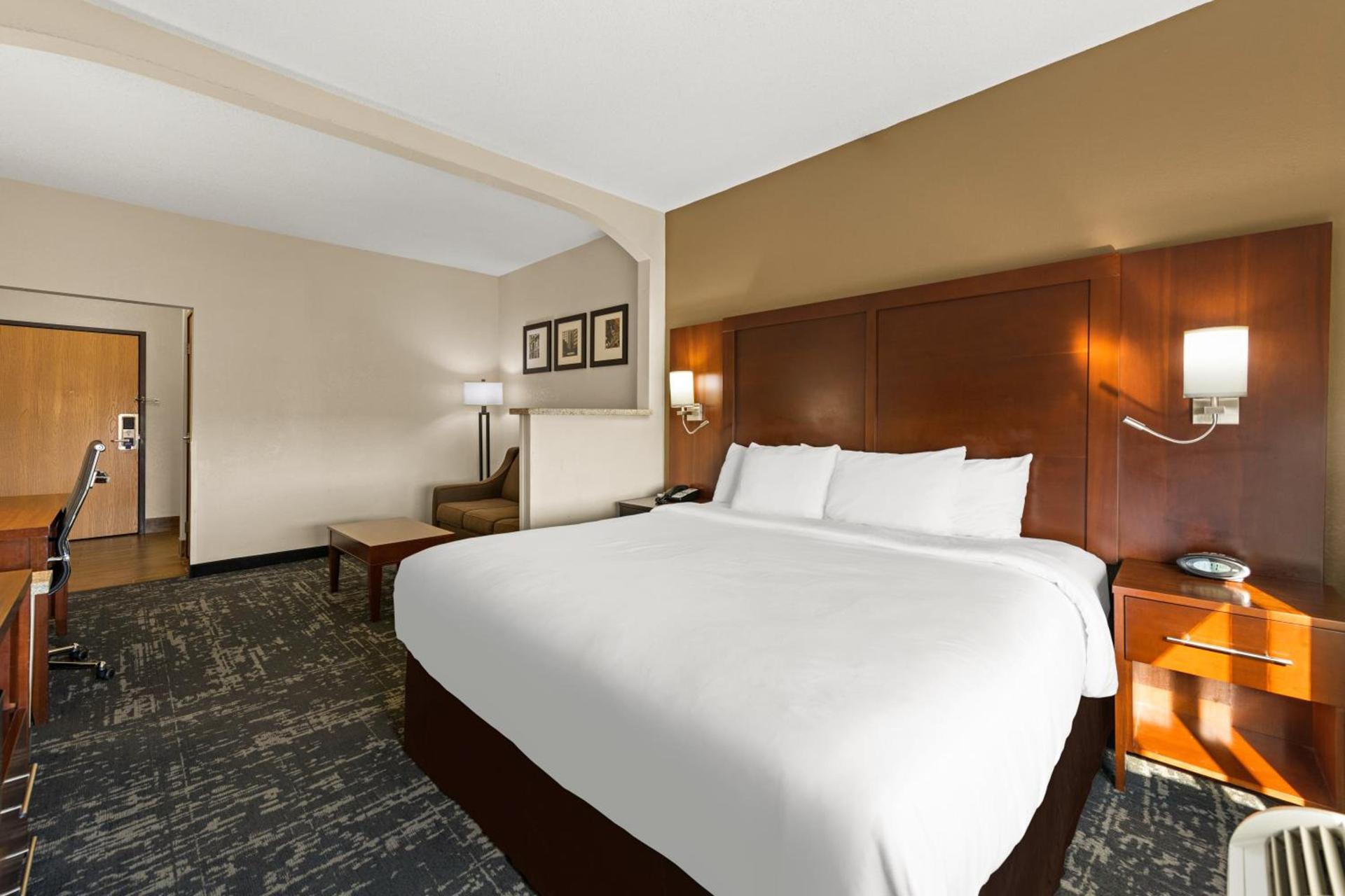 Comfort Suites Kansas City-Liberty photo 8