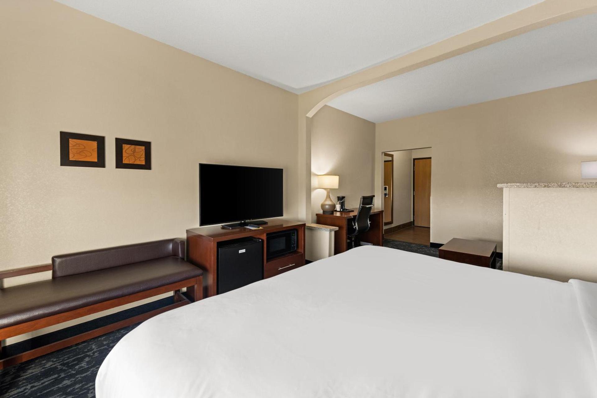 Comfort Suites Kansas City-Liberty photo 9