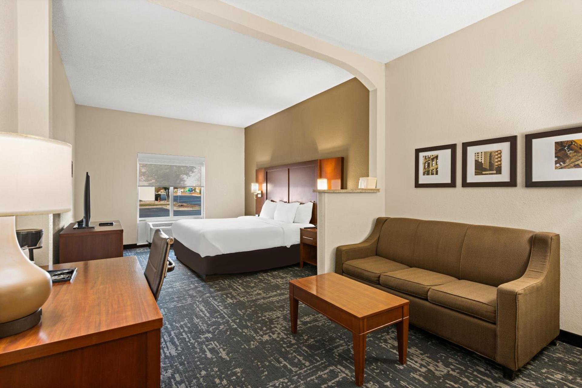 Comfort Suites Kansas City-Liberty photo 13