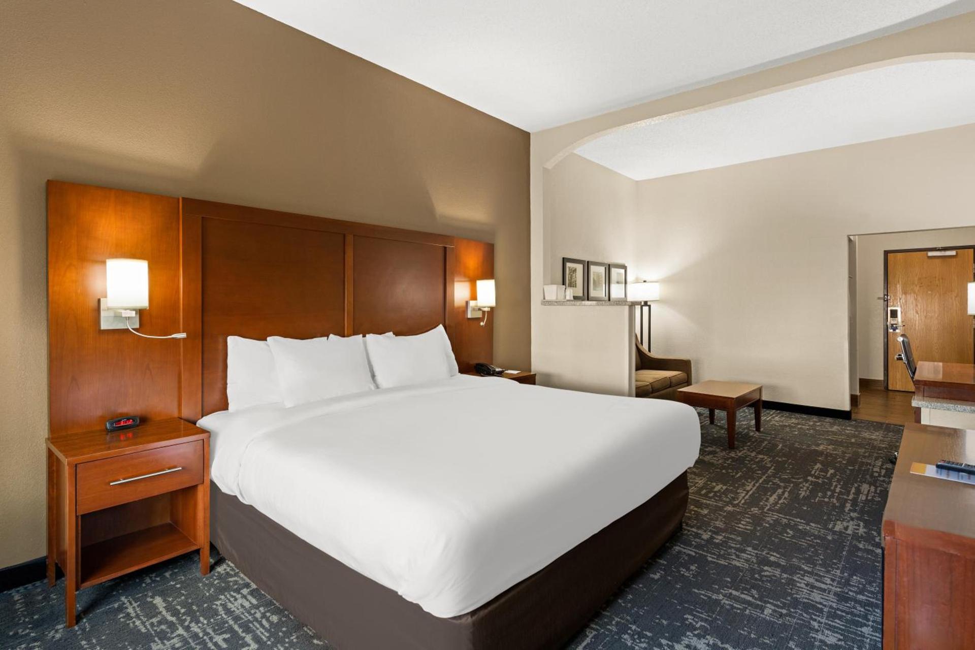 Comfort Suites Kansas City-Liberty photo 14