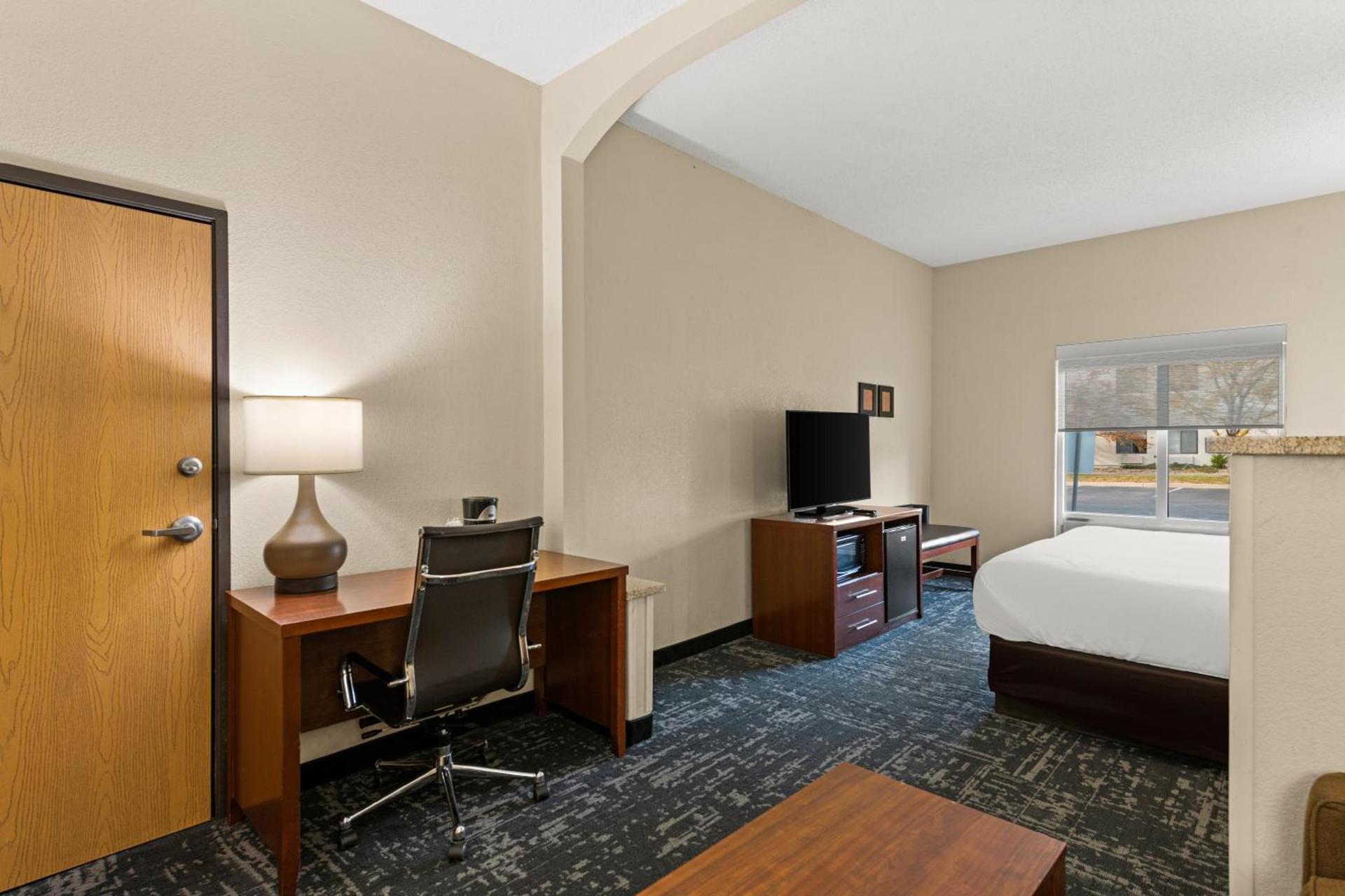 Comfort Suites Kansas City-Liberty photo 15