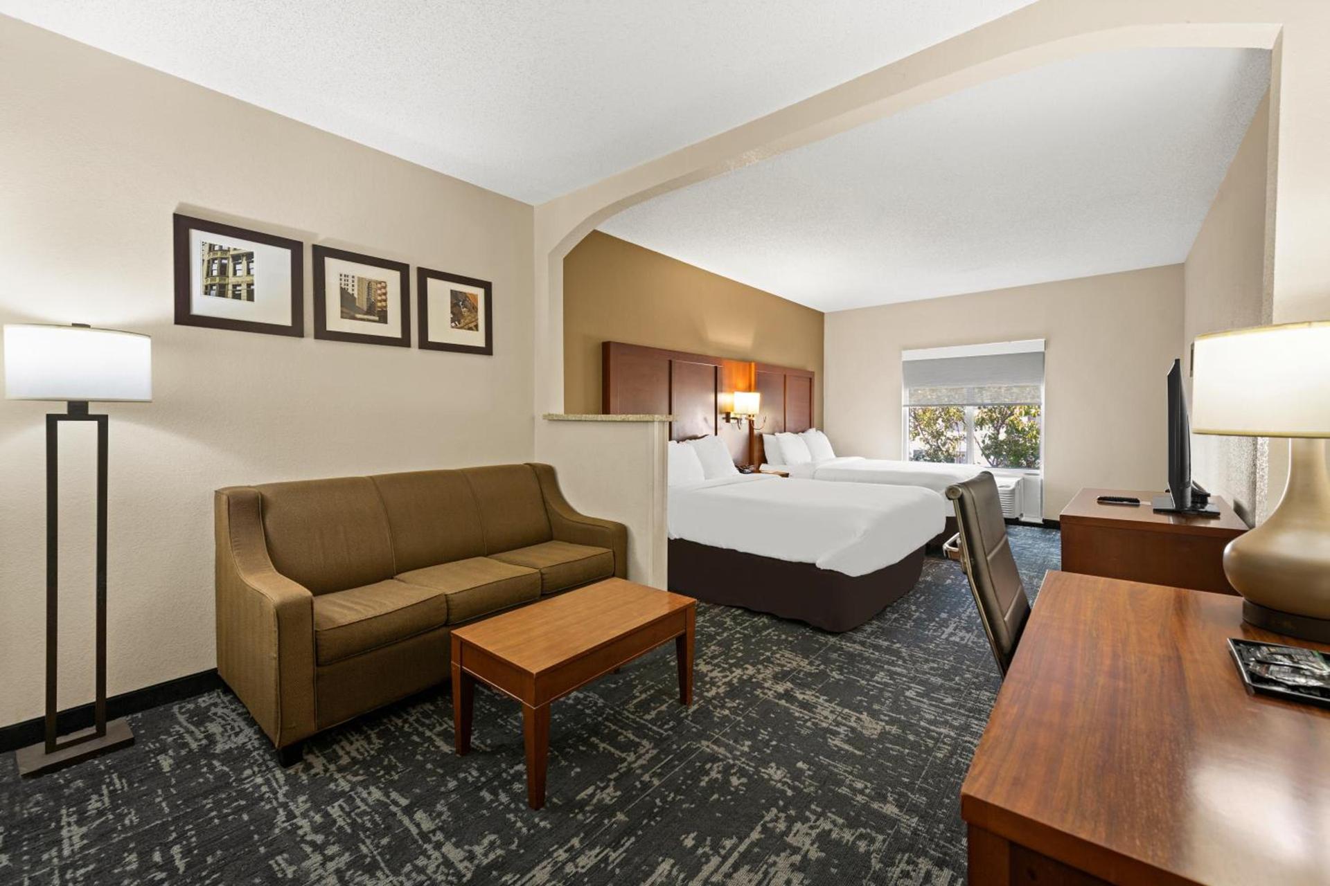 Comfort Suites Kansas City-Liberty photo 19