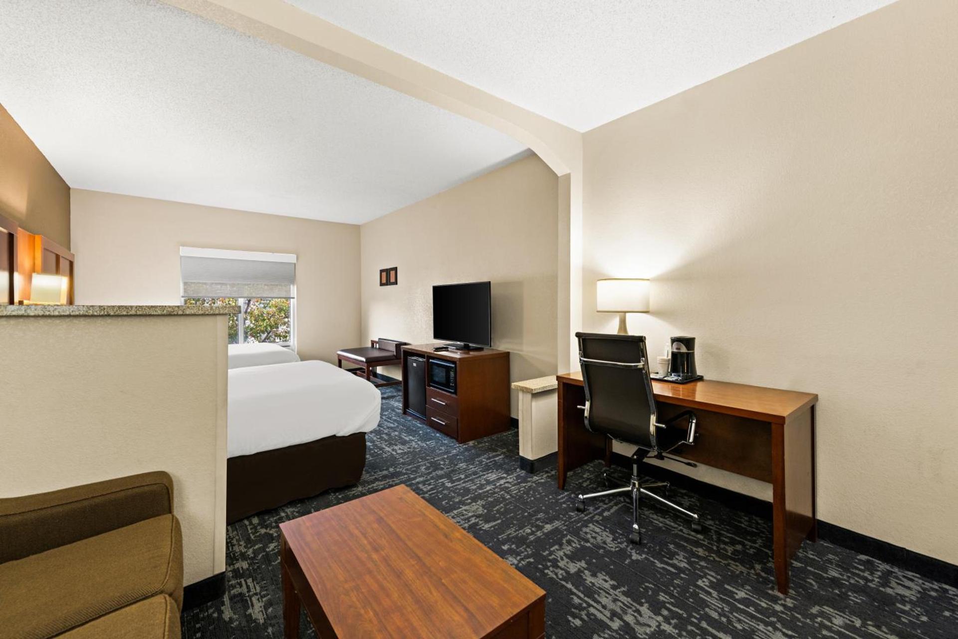 Comfort Suites Kansas City-Liberty photo 20