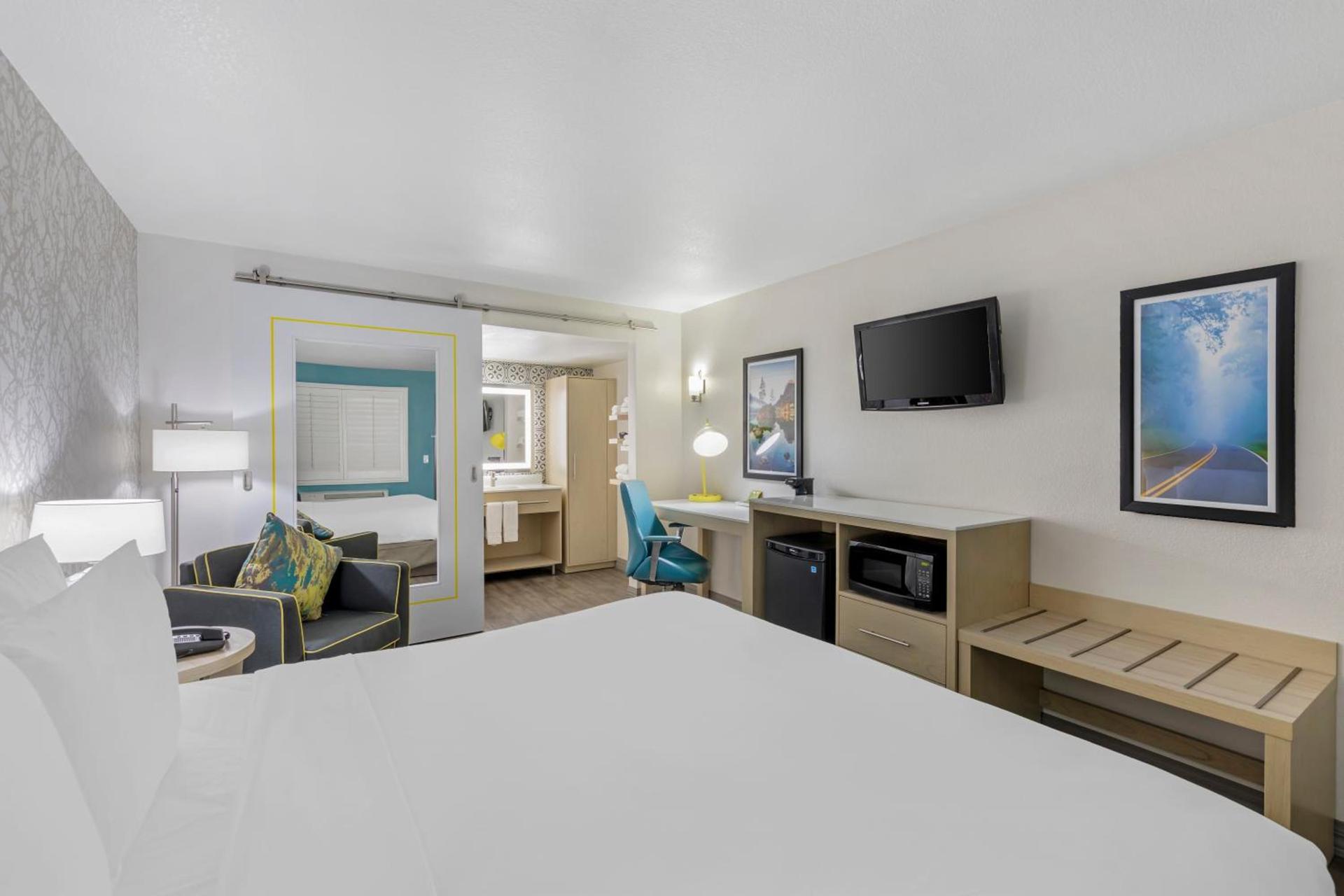 Hillstone Inn Tulare, an Ascend Collection Hotel photo 54